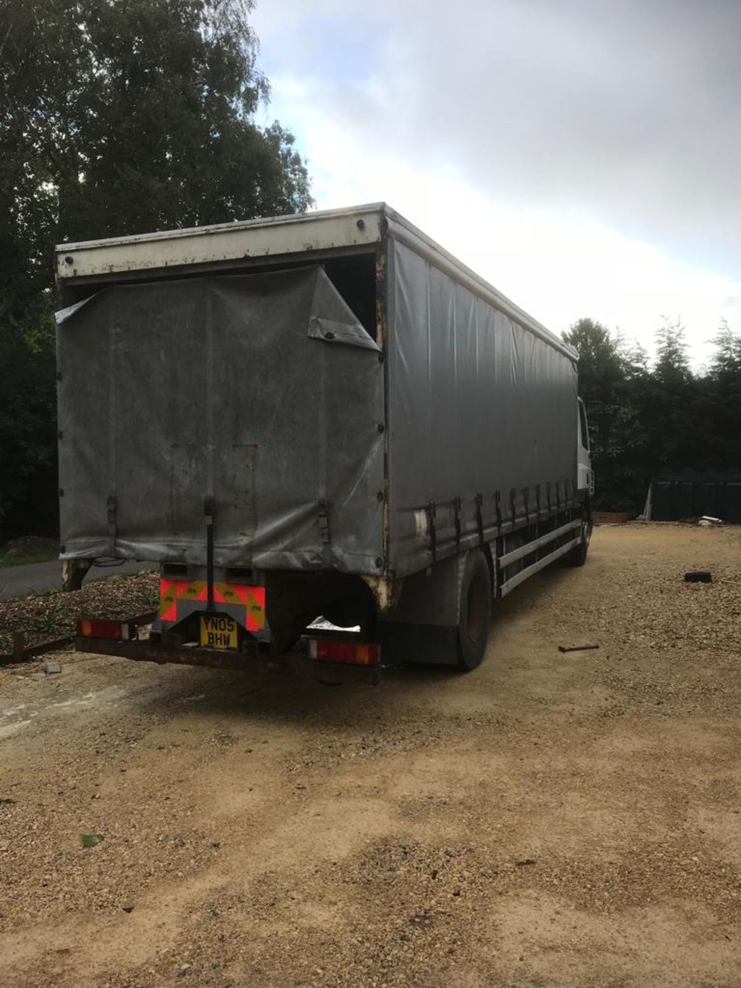 2005 DAF TRUCKS FA CF65.220 LOW km 275K CURTAIN SIDE WITH KOI APP FORKLIFT , LOW GENUINE MILES - Image 5 of 16