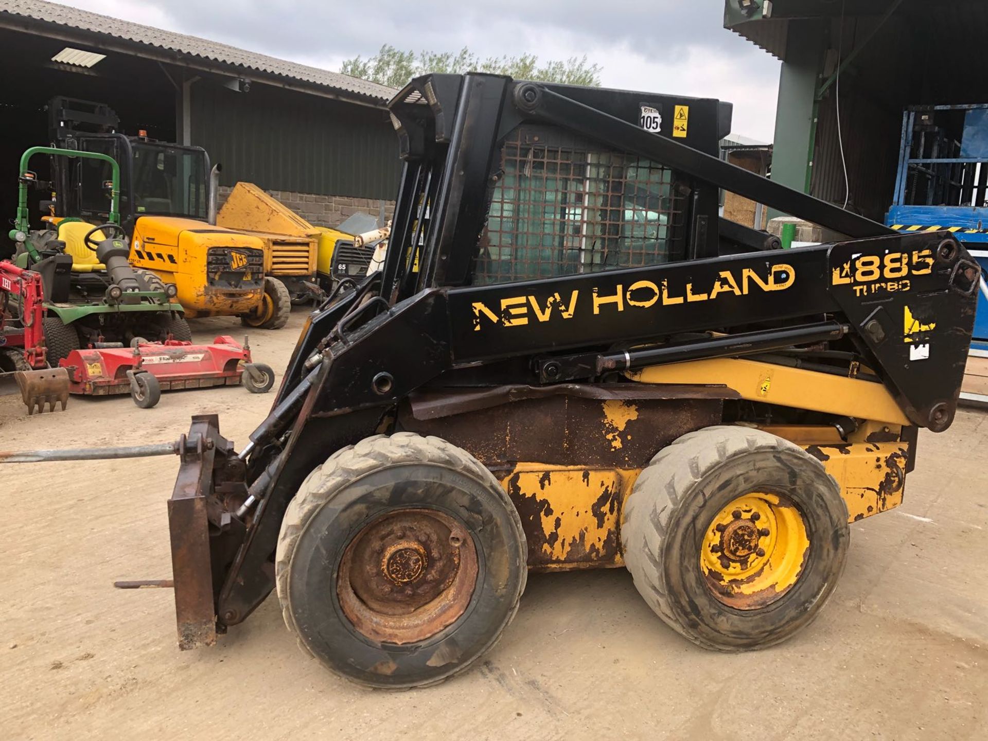 NEW HOLLAND LX885 TURBO BALE SPIKE SKID STEER LOADER 60 HP *PLUS VAT* - Bild 7 aus 9