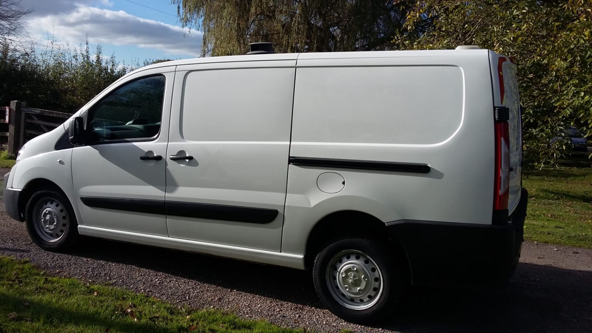 2012/62 REG PEUGEOT EXPERT 1200 L2H1 HDI WHITE DIESEL PANEL VAN, SHOWING 0 FORMER KEEPERS *NO VAT* - Image 6 of 13