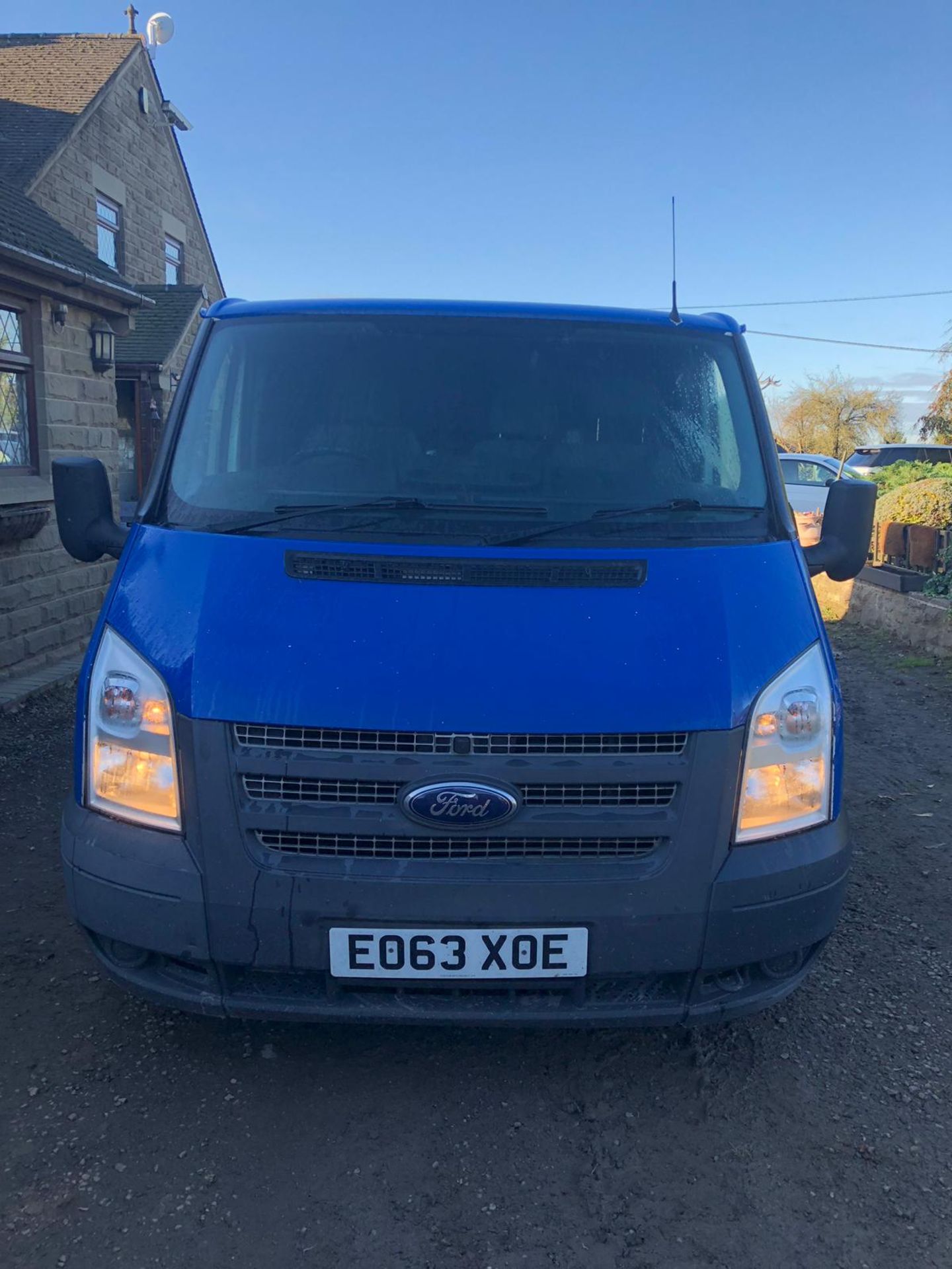 2013/63 REG FORD TRANSIT 100 T260 FWD BLUE DIESEL PANEL VAN, SHOWING 1 FORMER KEEPER *PLUS VAT* - Image 2 of 17