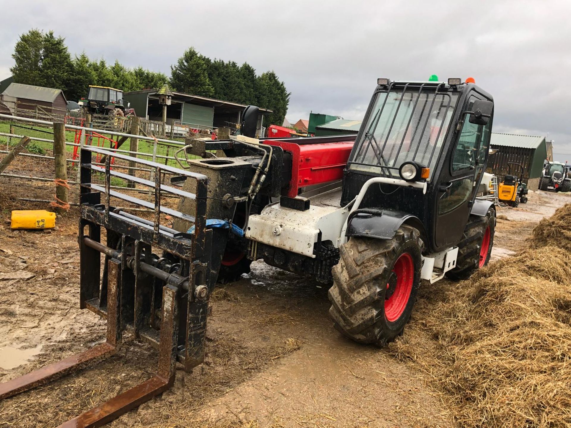 2001 BOBCAT 4060 / T3093CD WHITE / RED TELESCOPIC HANDLER 3 TONNE *PLUS VAT*