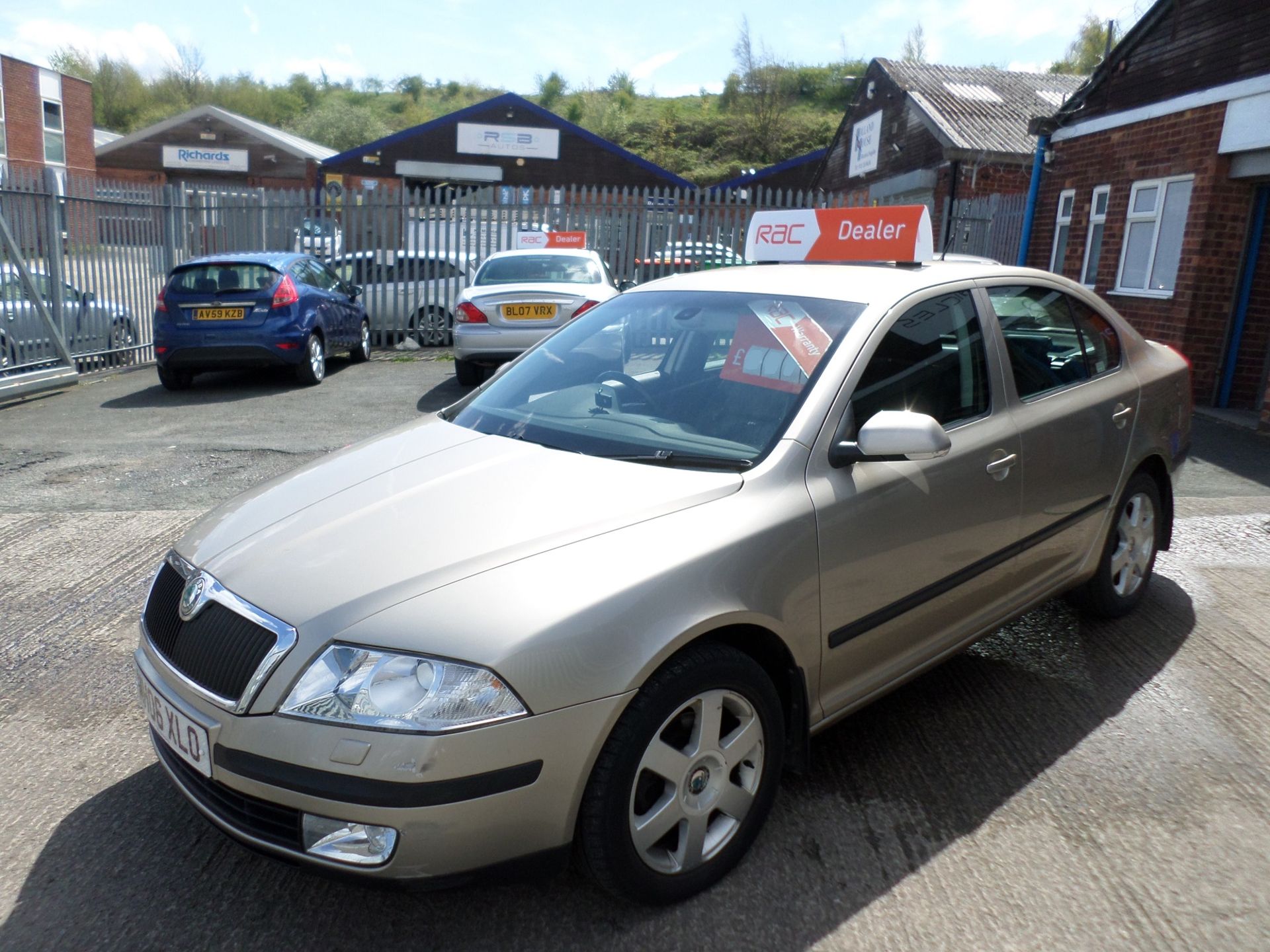 2006/06 REG SKODA OCTAVIA LAUR & KLEM TDI AUTOMATIC, SHOWING 2 FORMER KEEPERS *NO VAT* - Image 2 of 10