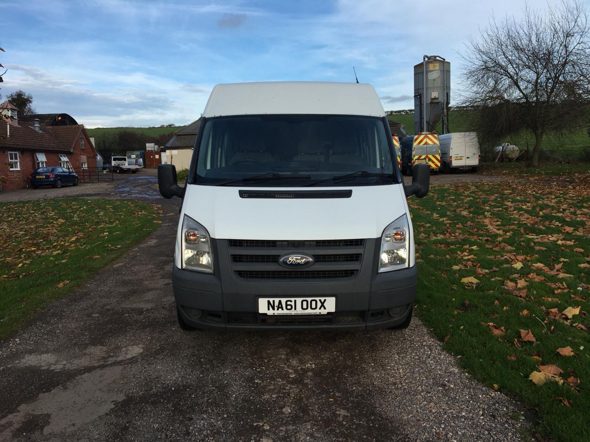 2011/61 REG FORD TRANSIT 85 T280S DOUBLE CAB FWB 6 SEATS WHITE DIESEL VAN WITH WINDOWS *NO VAT* - Image 2 of 14