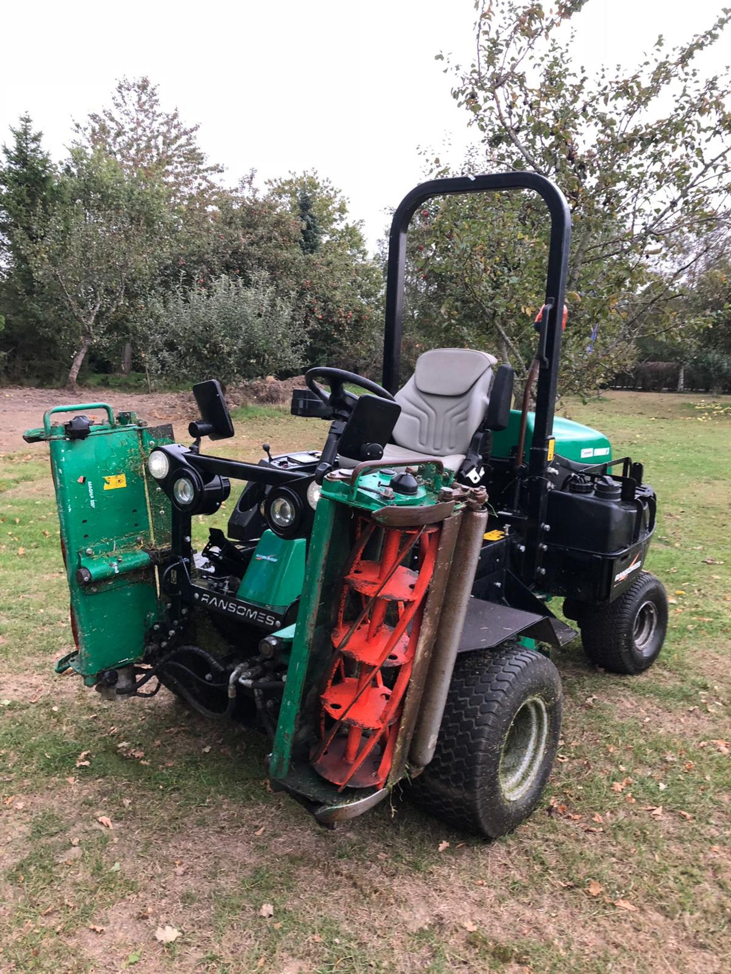 RANSOMES PARKWAY 3 MOWER, SHOWING 2820 HOURS (UNVERIFIED) *PLUS VAT* - Image 5 of 12