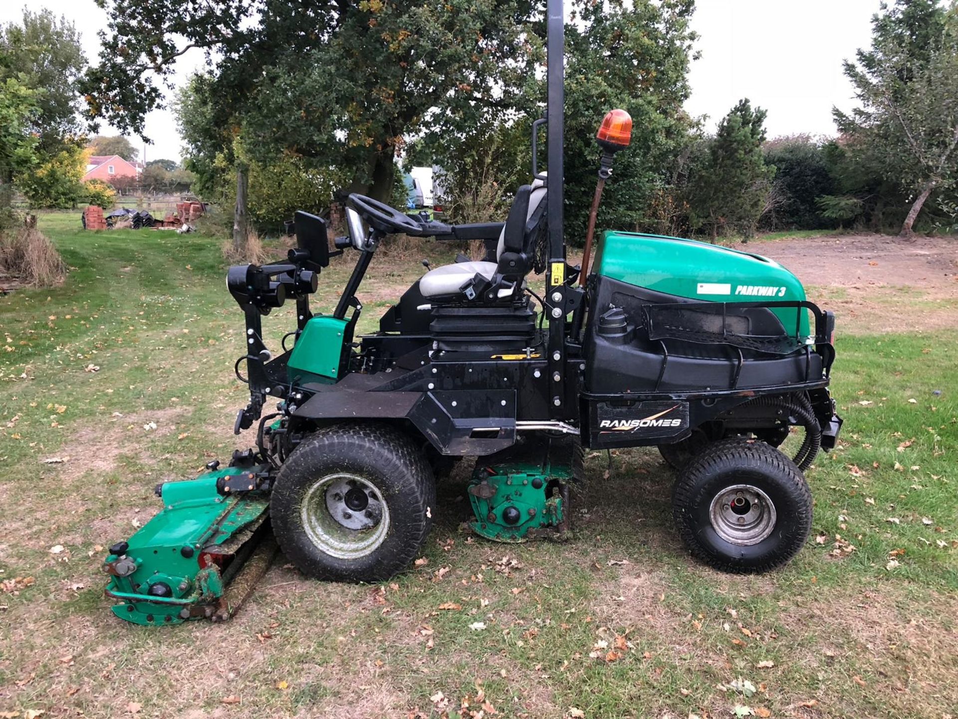 RANSOMES PARKWAY 3 MOWER, SHOWING 2820 HOURS (UNVERIFIED) *PLUS VAT* - Image 6 of 12