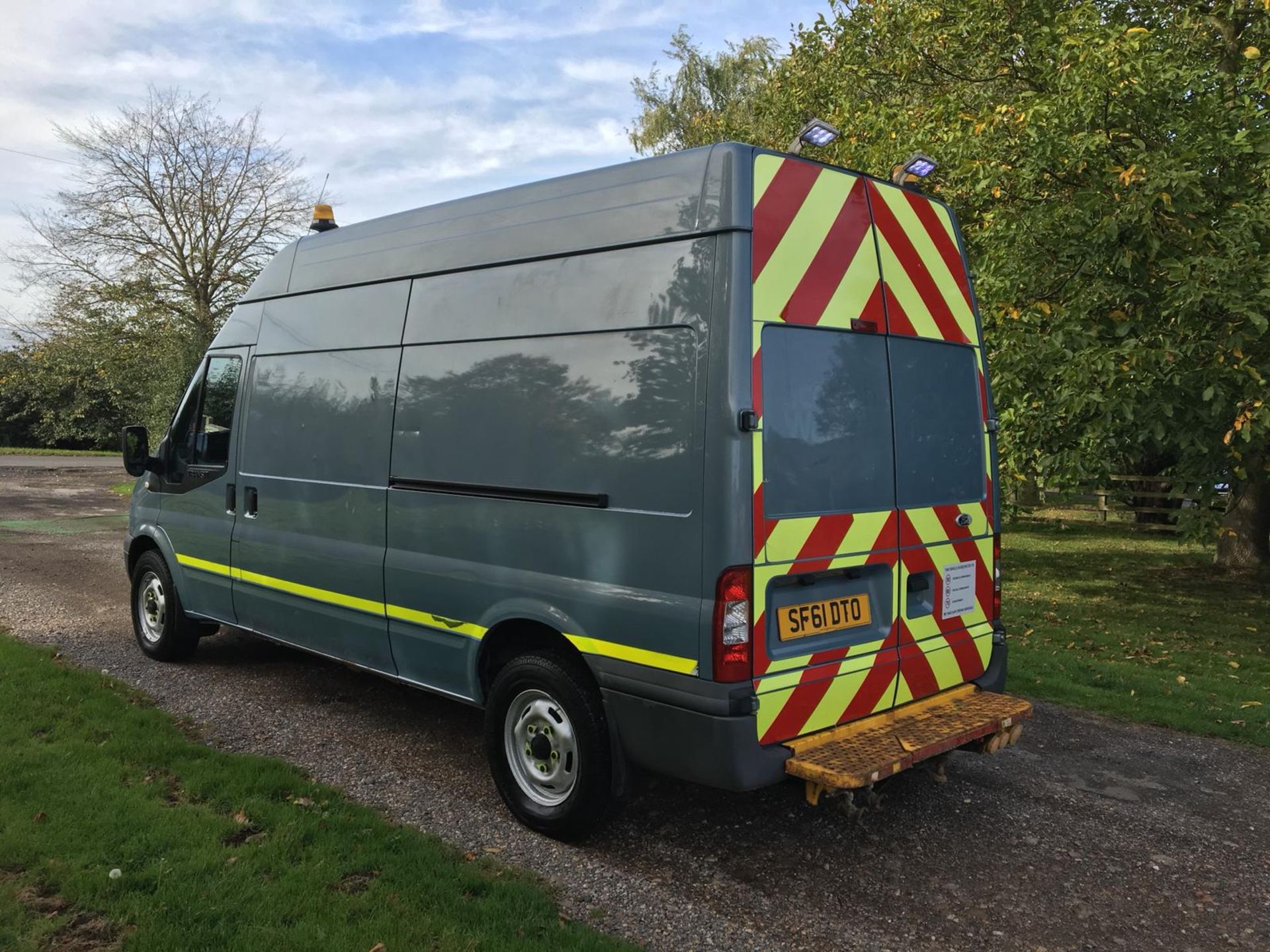 2011/61 REG FORD TRANSIT 115 T350L RWD BLUE DIESEL PANEL VAN, SHOWING 0 FORMER KEEPERS *NO VAT* - Image 4 of 13