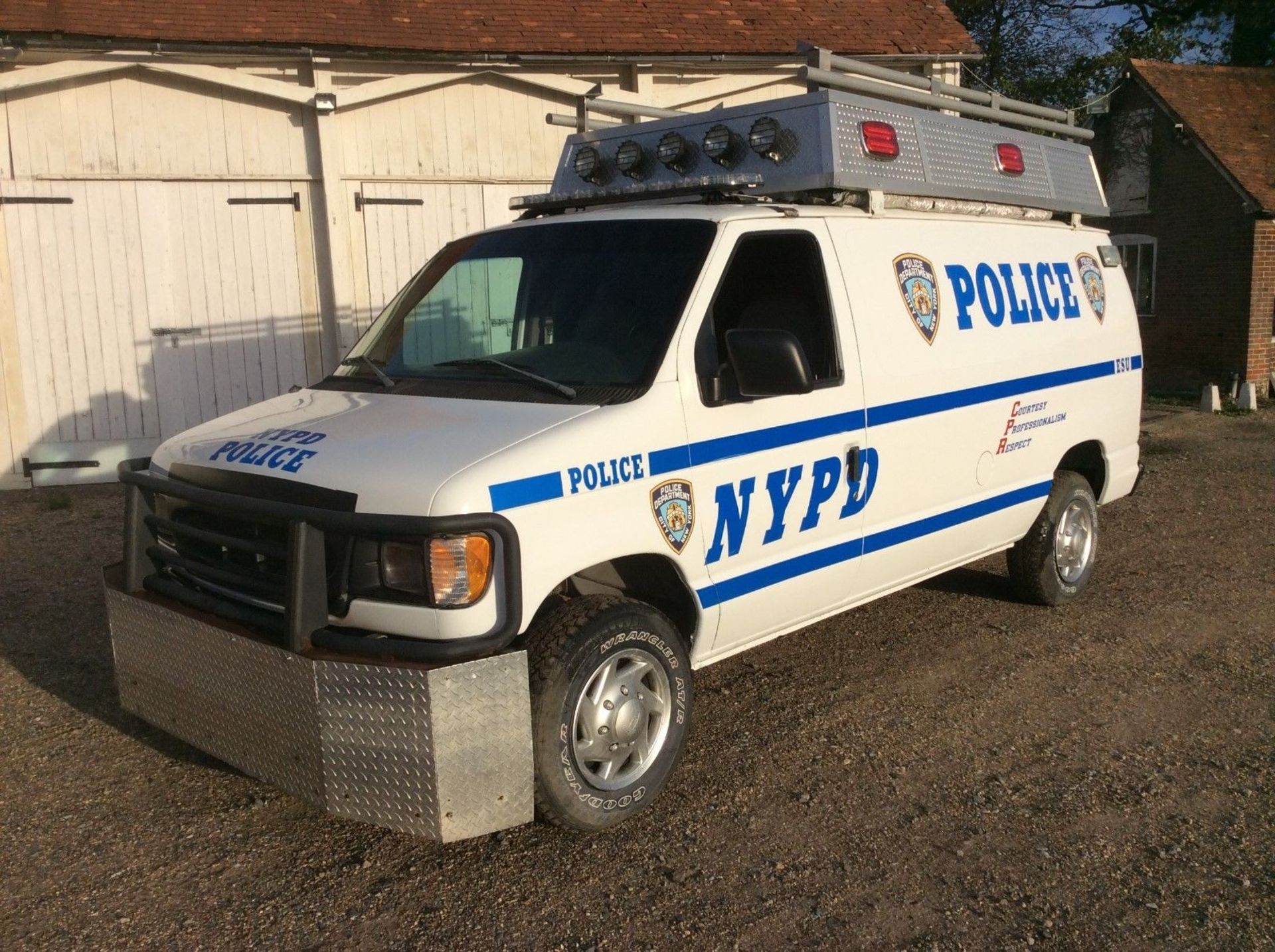 1998 FORD ECONOLINE E250 NYPD WHITE - EX FILM VAN *PLUS VAT* - Image 7 of 10