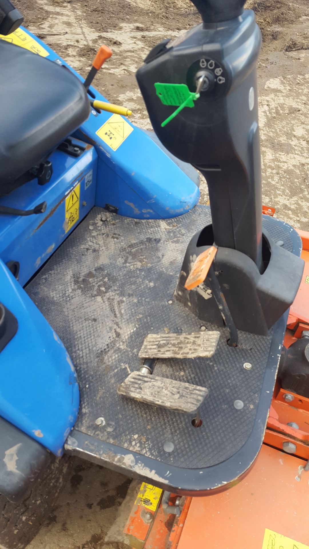 2010/60 REG NEW HOLLAND MC35 4WD RIDE ON LAWN MOWER LOW HOURS *PLUS VAT* - Image 5 of 7