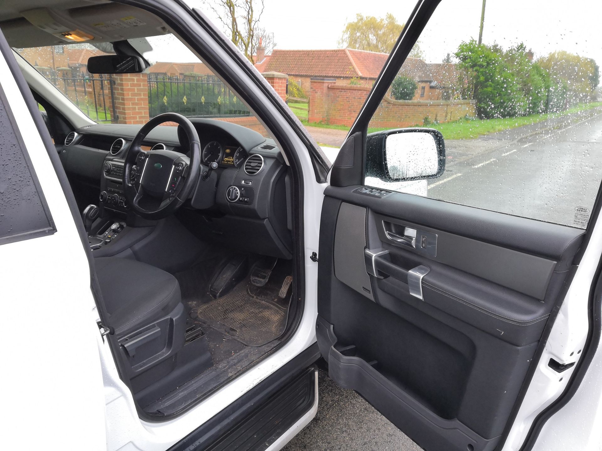 2011/60 REG LAND ROVER DISCOVERY 4 TDV6 AUTOMATIC WHITE COMMERCIAL DIESEL LIGHT 4X4 *NO VAT* - Image 14 of 19