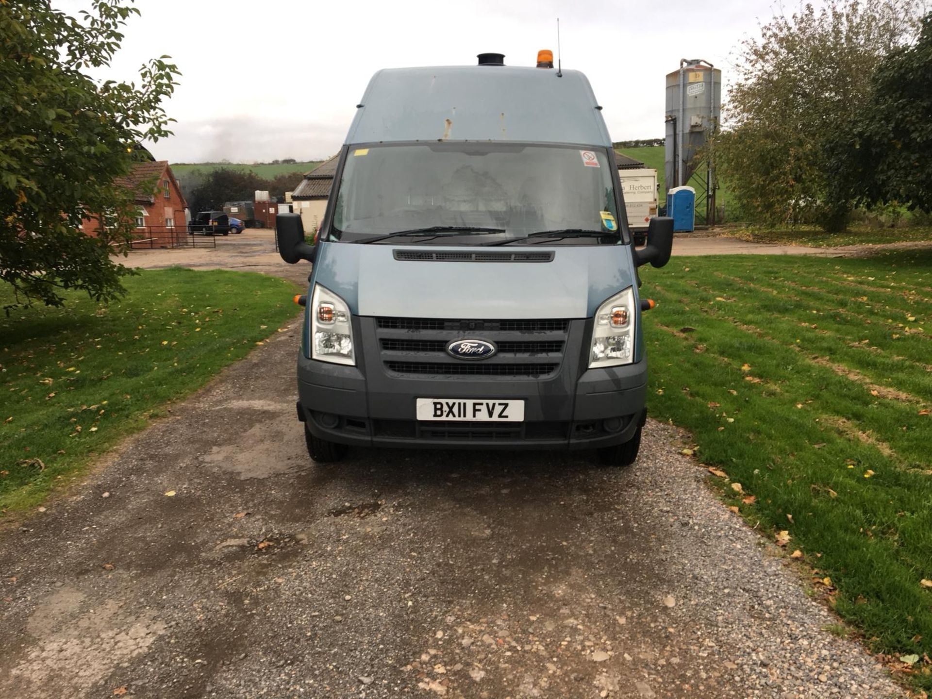 2011/11 REG FORD TRANSIT 115 T460 RWD BLUE DIESEL PANEL VAN, SHOWING 0 FORMER KEEPERS *NO VAT* - Image 2 of 11