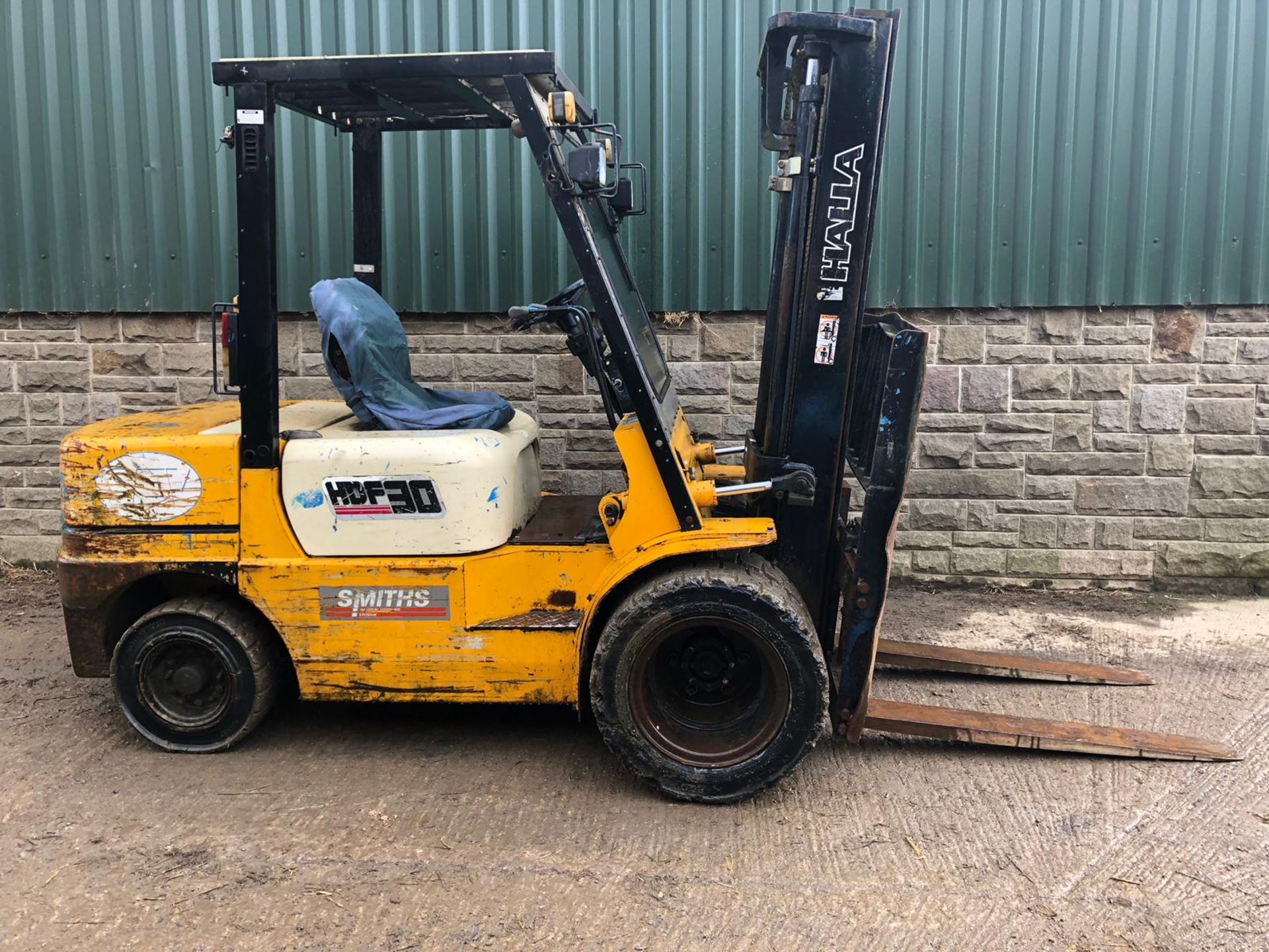 HALLA HDF-30 3 TONNE FORKLIFT CONTAINER SPEC *PLUS VAT*