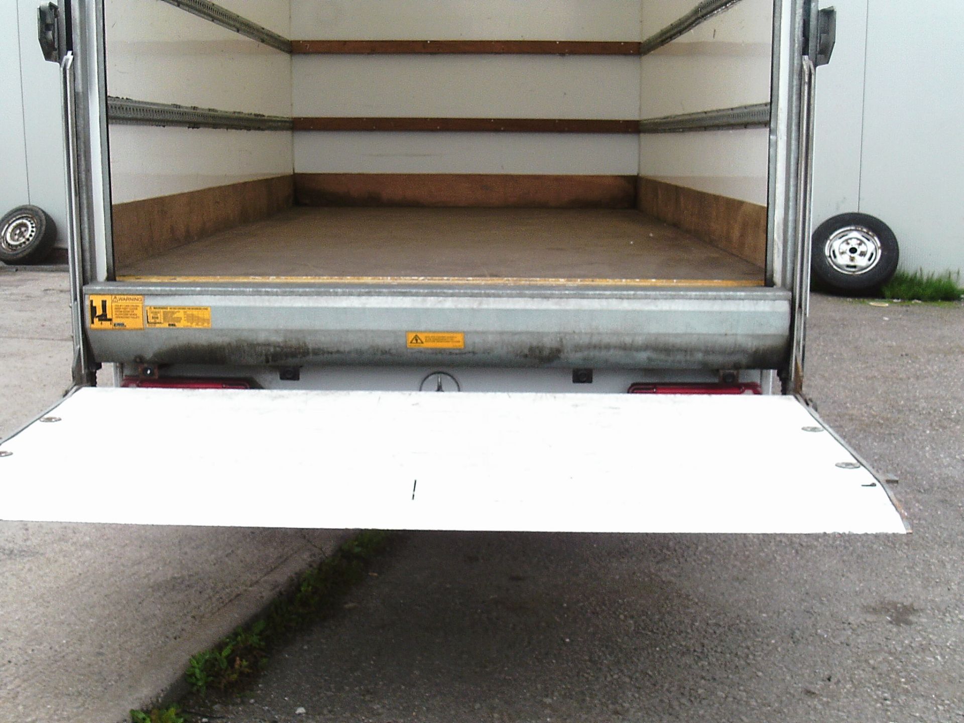 2015/65 REG MERCEDES-BENZ SPRINTER 313 CDI DIESEL LUTON VAN - TAIL LIFT, SHOWING 0 FORMER KEEPERS - Image 8 of 18