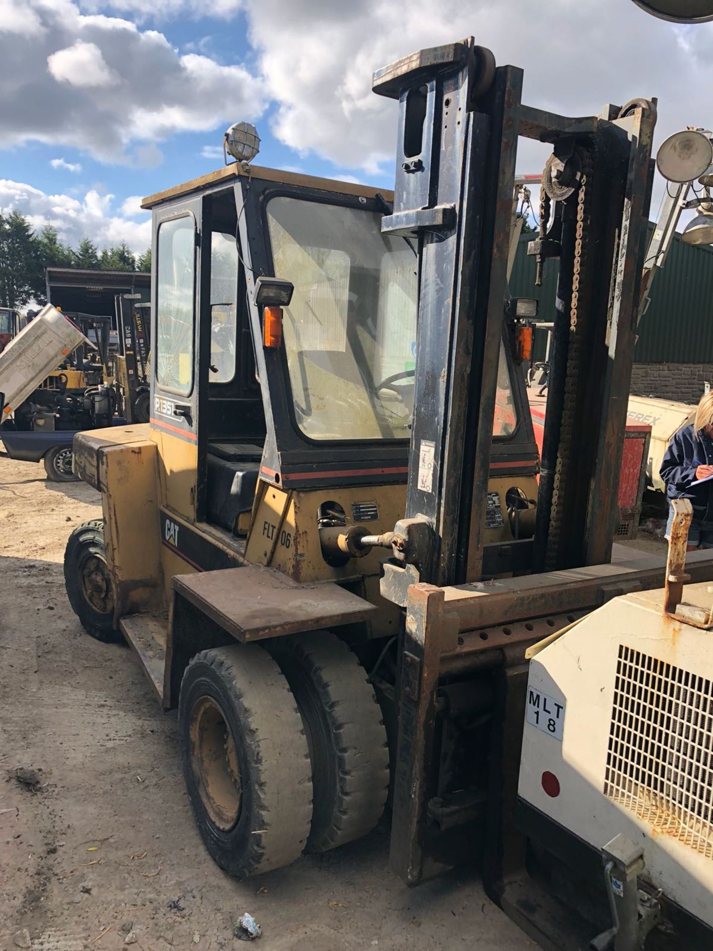 1996 CATERPILLAR DP70 TWIN WHEEL FORKLIFT *PLUS VAT* - Image 5 of 8