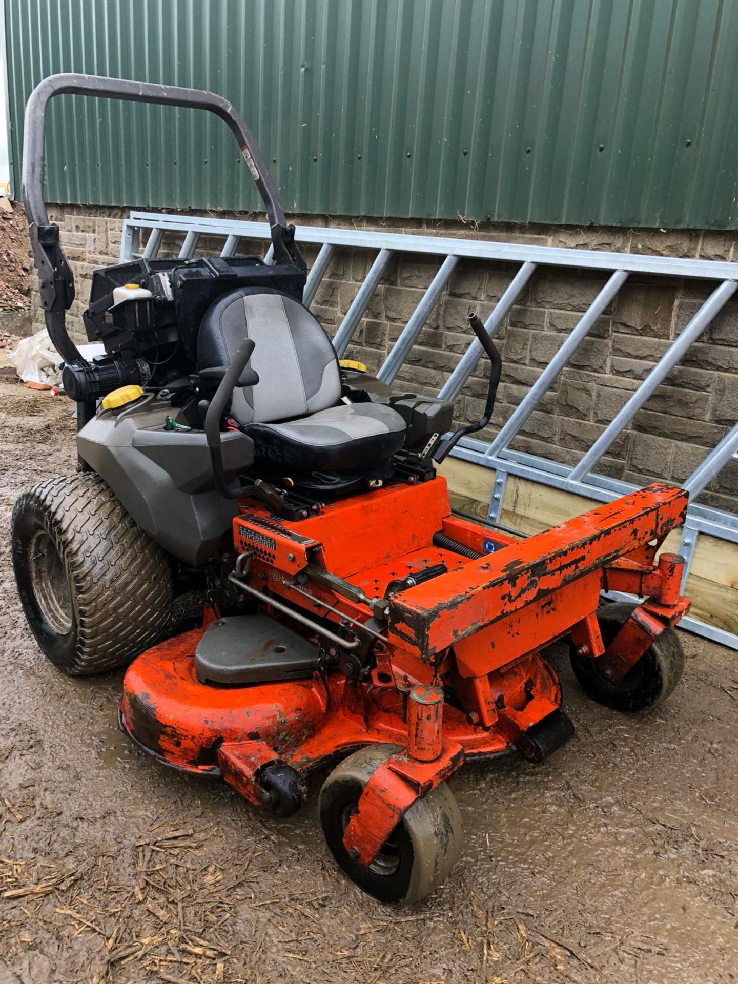 2012 HUSQVARNA PZ 29D ZERO TURN RIDE ON DIESEL LAWN MOWER *PLUS VAT* - Image 4 of 13