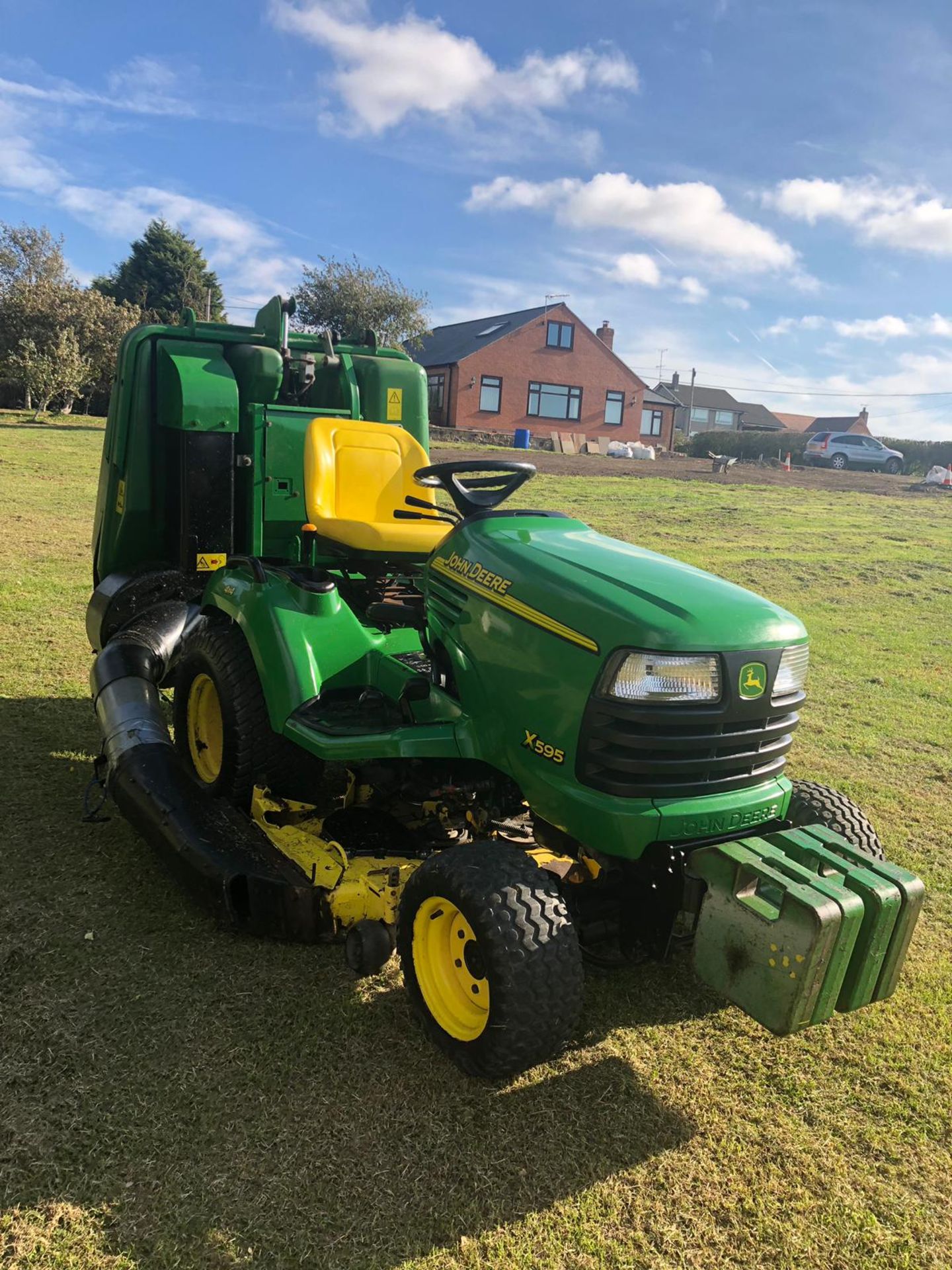 JOHN DEERE X595 RIDE ON DIESEL LAWN MOWER, IN WORKING ORDER *PLUS VAT* - Image 5 of 20