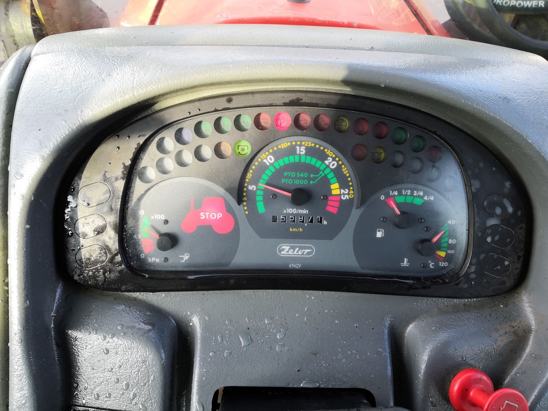 2005/05 REG ZETOR 8441 PROXIMA RED DIESEL TRACTOR WITH TRAC-LIFT 120 SL FRONT LOADER *NO VAT* - Image 8 of 18