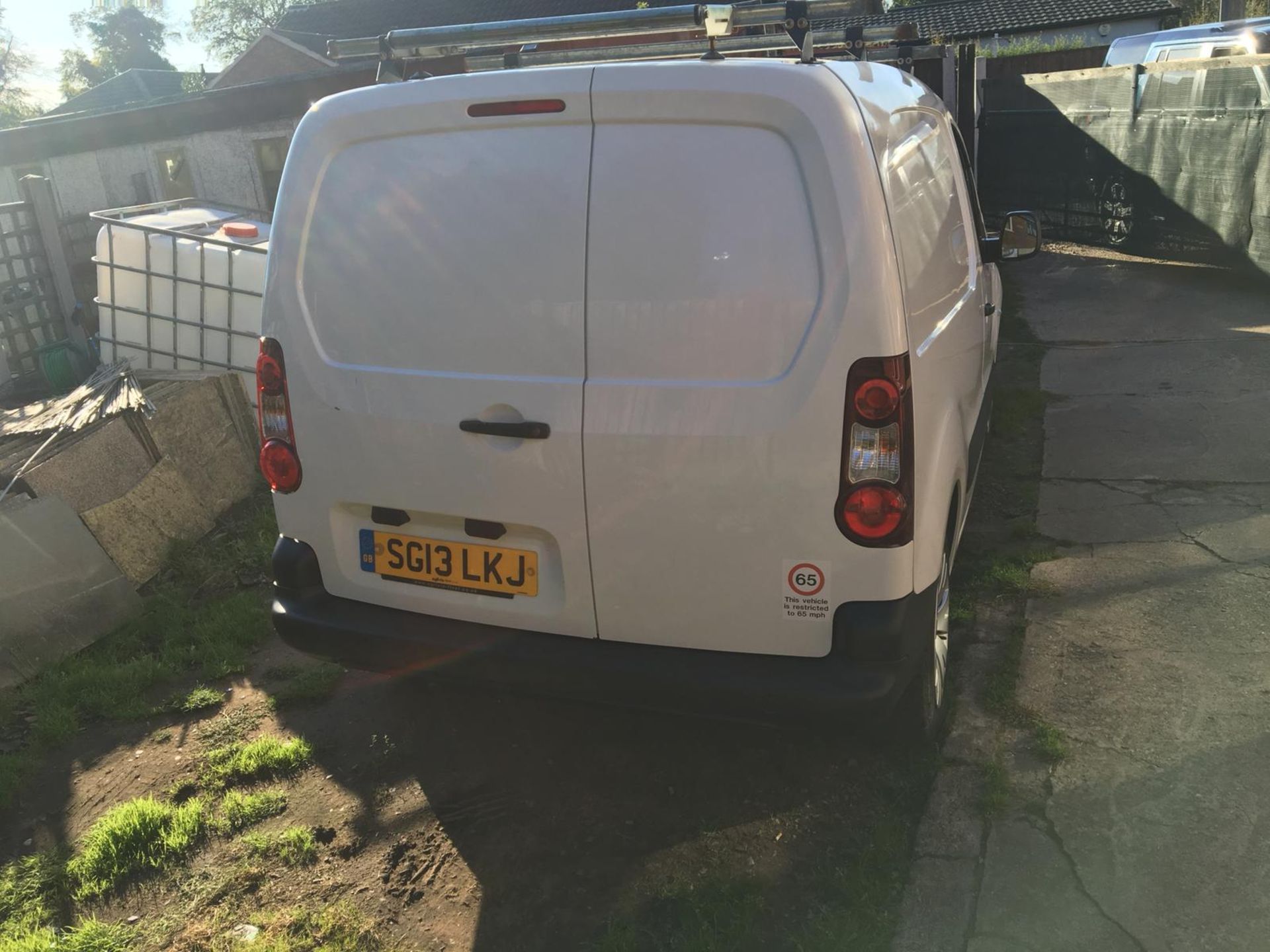 2013/13 REG CITROEN BERLINGO 625 LX HDI WHITE DIESEL PANEL VAN, SHOWING 0 FORMER KEEPERS *NO VAT* - Image 5 of 11