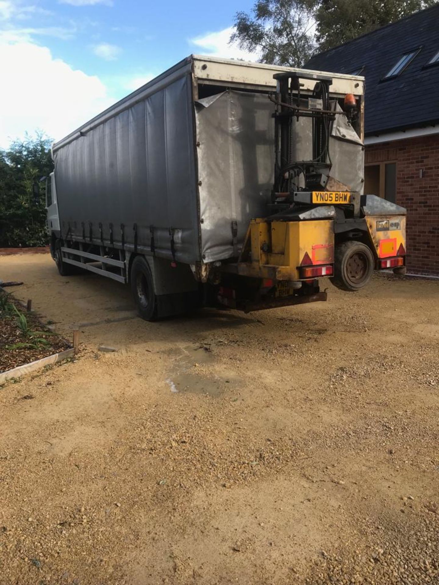 2005 DAF TRUCKS FA CF65.220 LOW km 275K CURTAIN SIDE WITH KOI APP FORKLIFT , LOW GENUINE MILES - Image 3 of 16