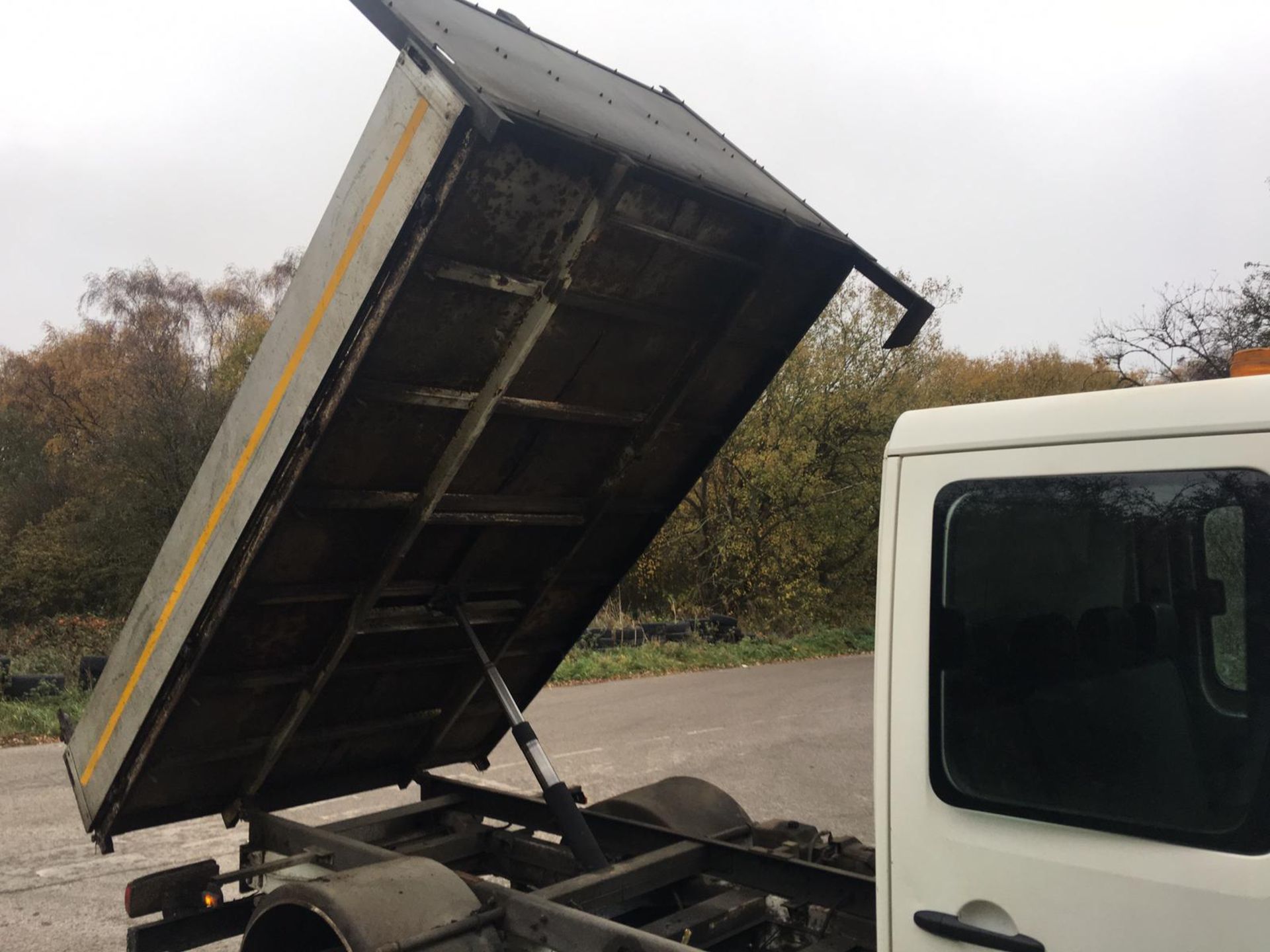 2014/64 REG VOLKSWAGEN CRAFTER CR50 STARTLINE TD DIESEL TIPPER, SHOWING 1 FORMER KEEPER *NO VAT* - Image 10 of 20