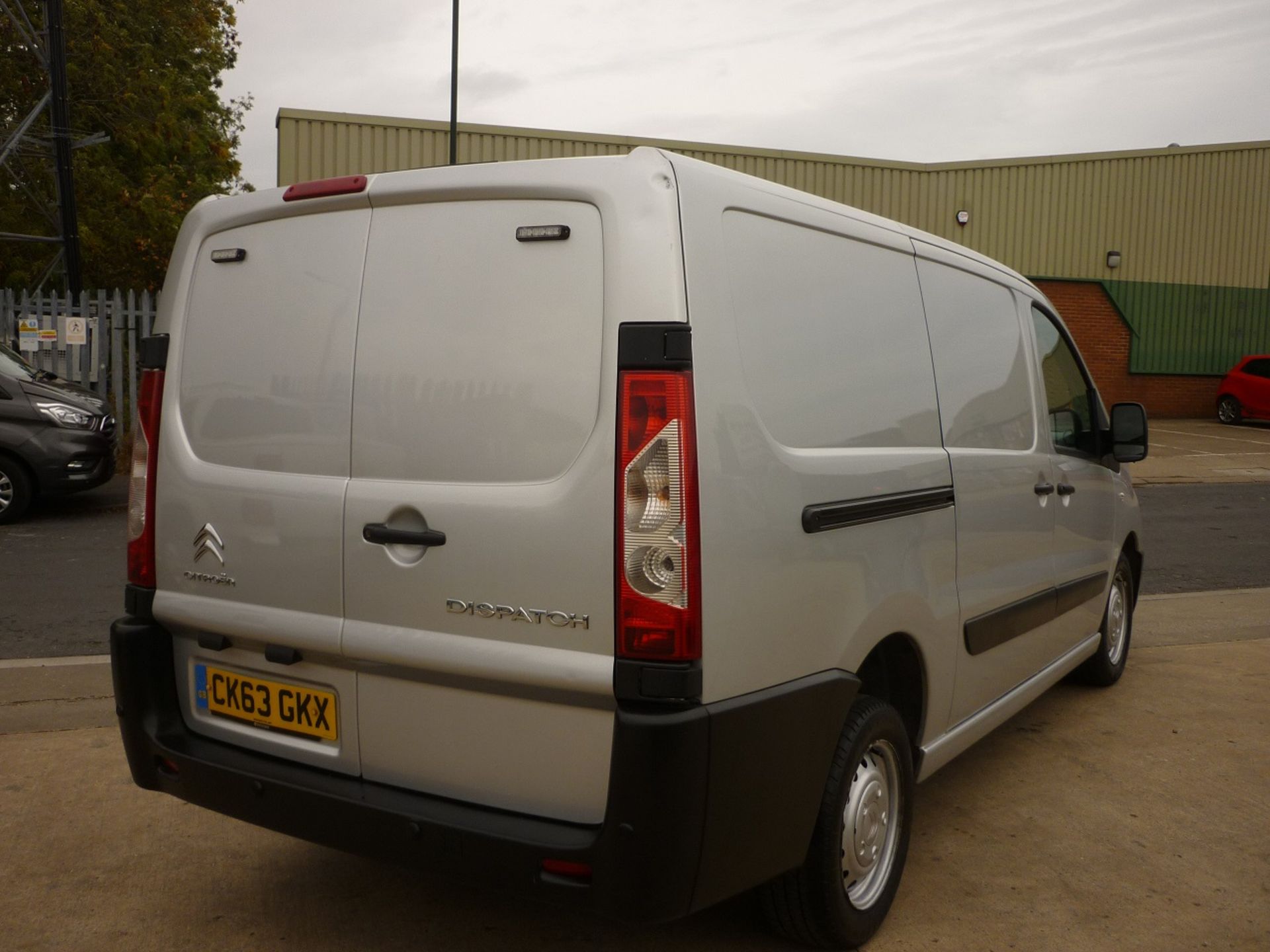 2014/63 REG CITROEN DISPATCH 1200 L2H1 ENTERPRISE SILVER DIESEL PANEL VAN, SHOWING 0 FORMER KEEPERS - Image 3 of 5