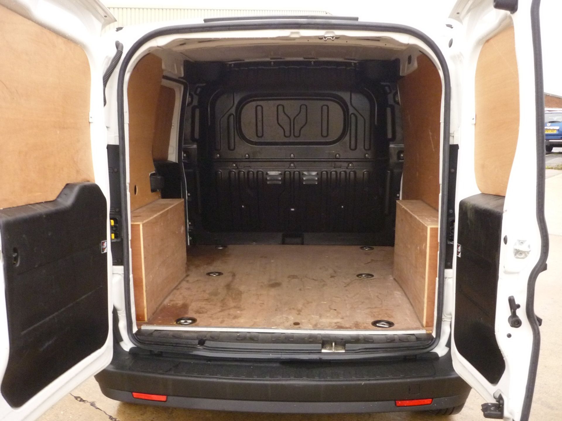 2015/65 REG FIAT DOBLO 16V MULTIJET WHITE DIESEL PANEL VAN, SHOWING 0 FORMER KEEPERS *PLUS VAT* - Image 7 of 7