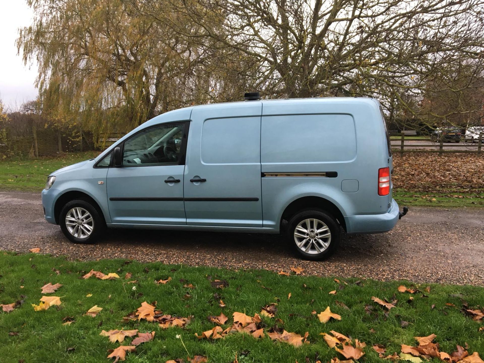 2011/11 REG VOLKSWAGEN CADDY MAXI C20 4X4 4 MOTION TD BLUE DIESEL PANEL VAN, SHOWING 0 FORMER KEEPER - Image 4 of 13