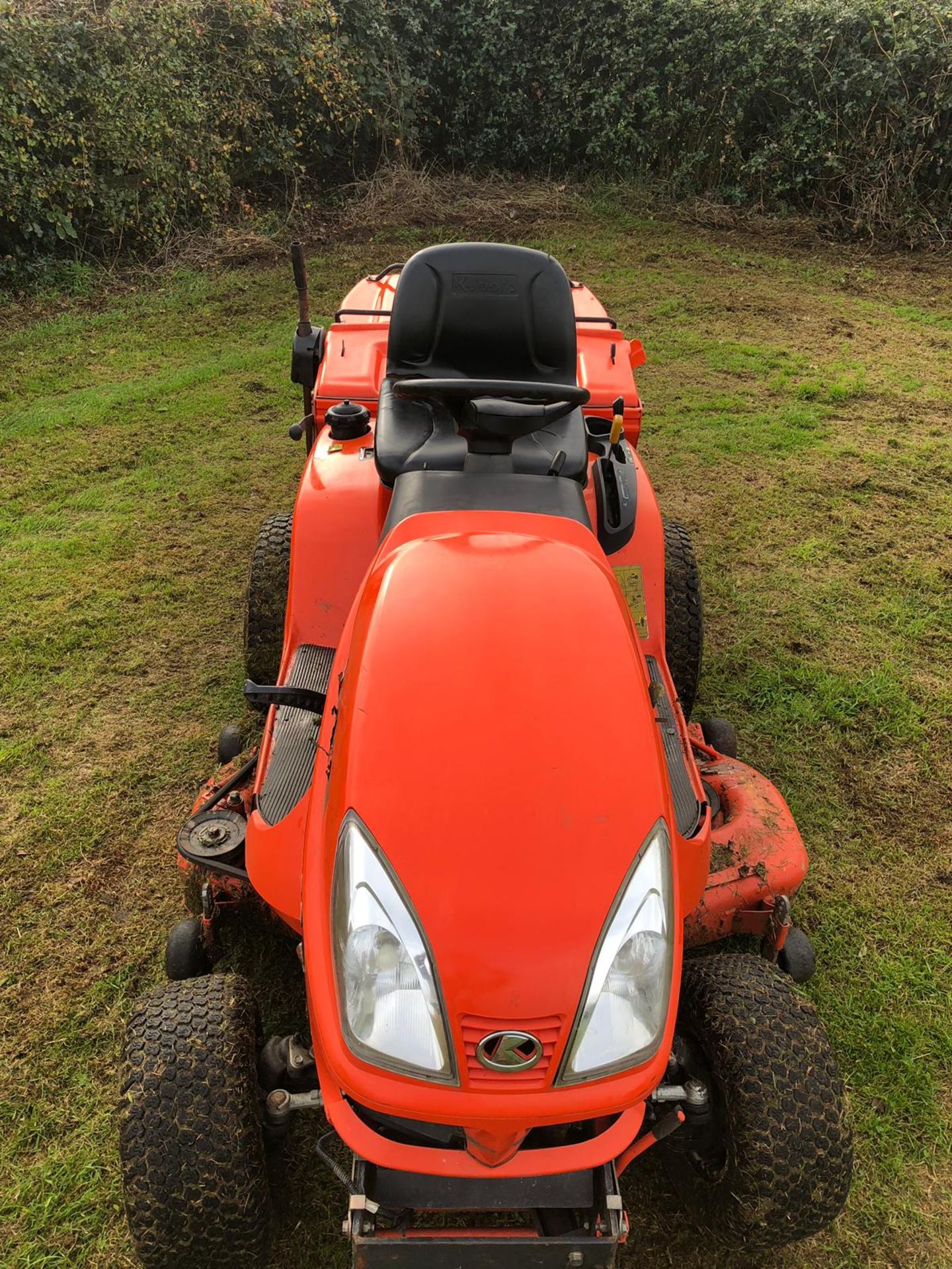 KUBOTA GR2100 DIESEL RIDE ON LAWN MOWER *PLUS VAT* - Image 3 of 18