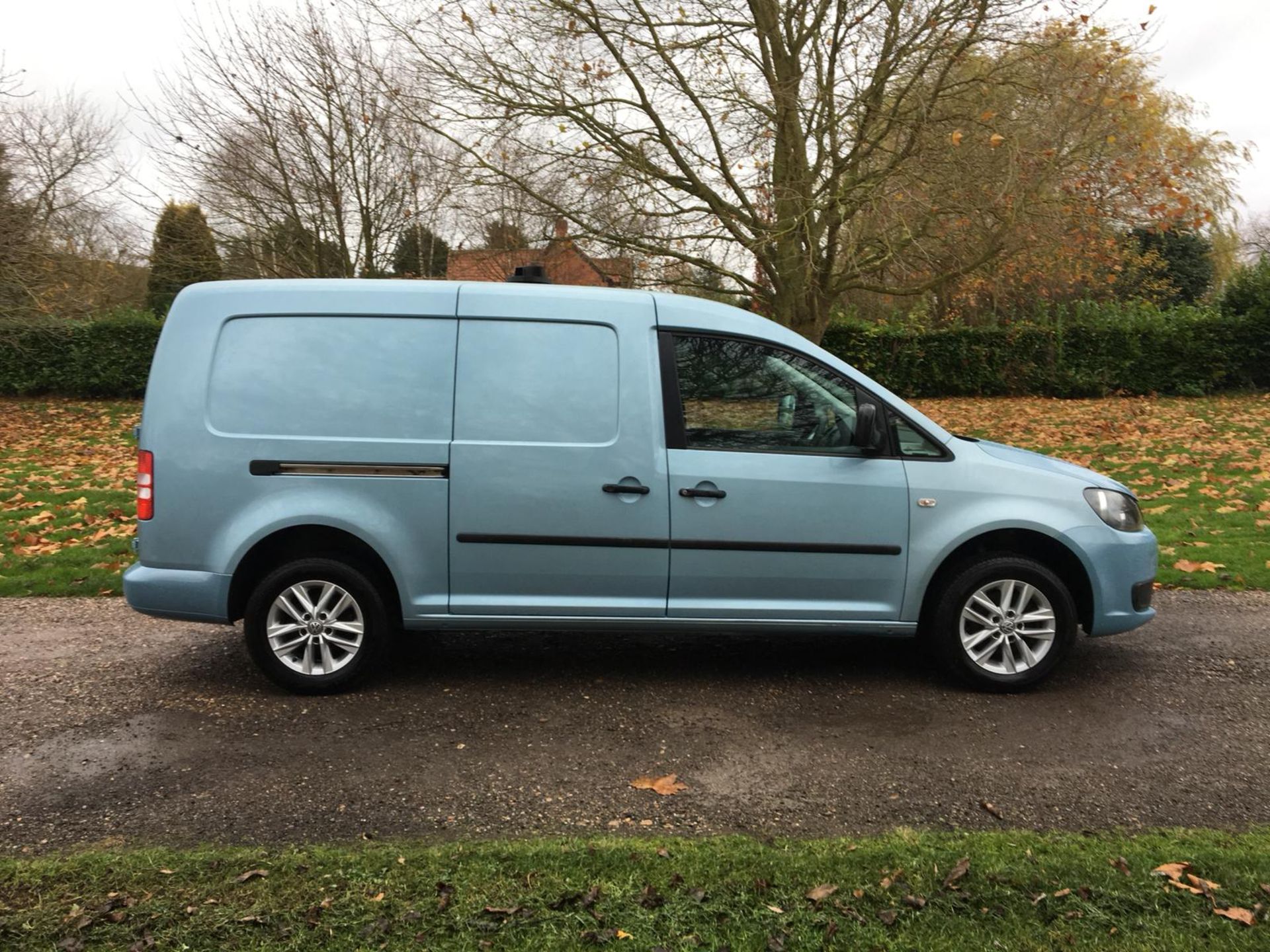 2011/11 REG VOLKSWAGEN CADDY MAXI C20 4X4 4 MOTION TD BLUE DIESEL PANEL VAN, SHOWING 0 FORMER KEEPER - Image 8 of 13