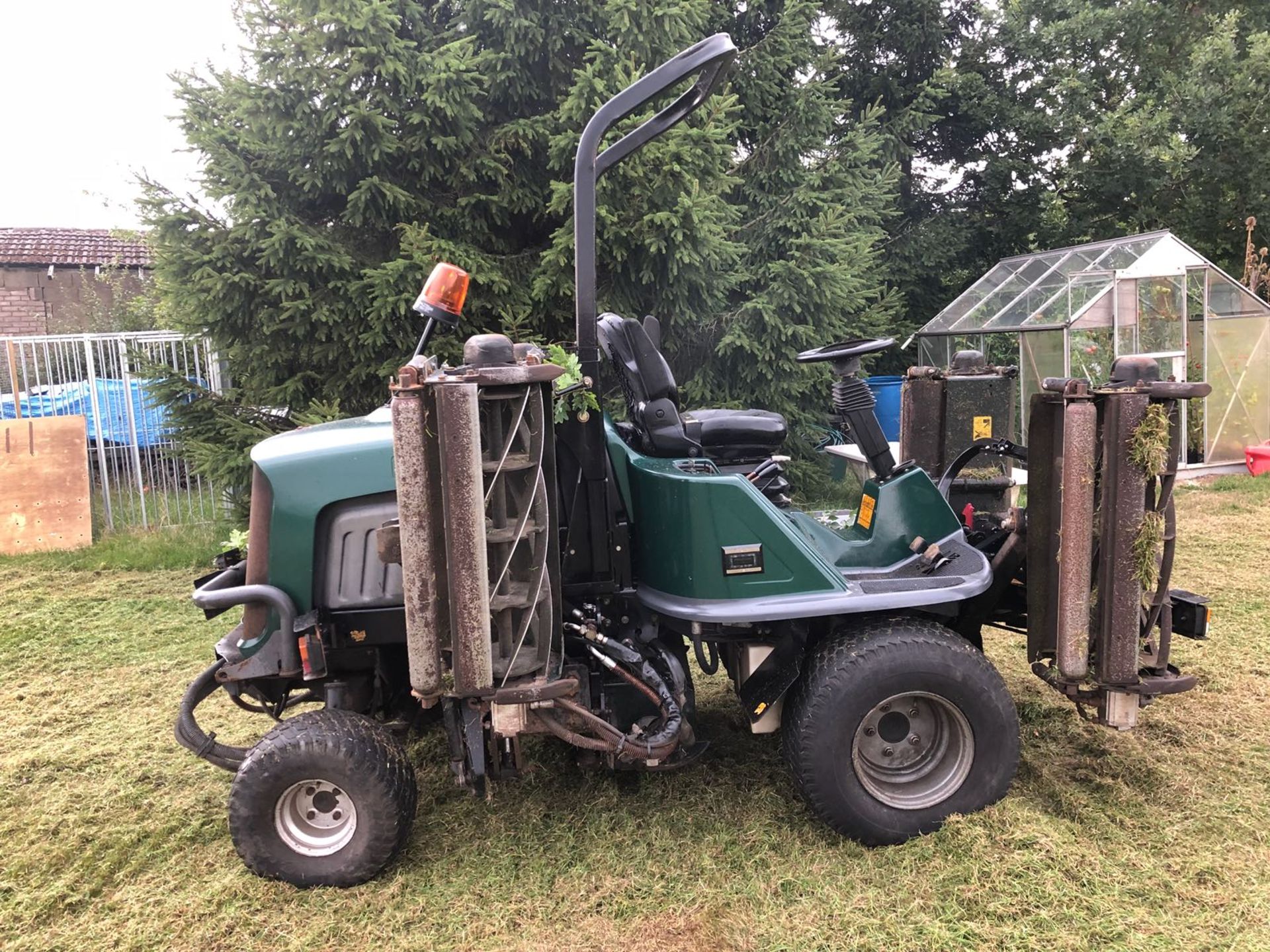 2005/55 REG HAYTER 5 GANG RIDE ON MOWER - Image 13 of 19