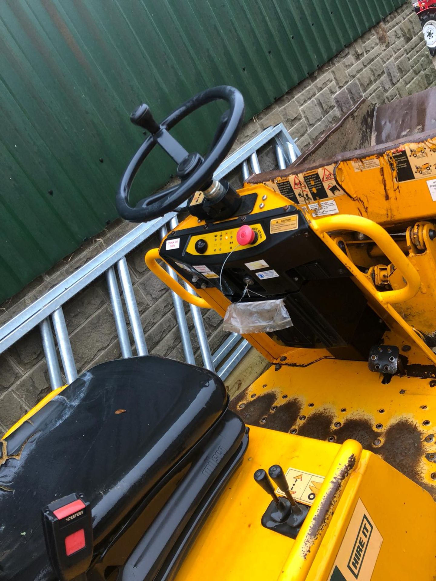 2012 THWAITES 1 TONNE HI-TIP DUMPER WITH FLASHING BEACON *PLUS VAT* - Image 16 of 18