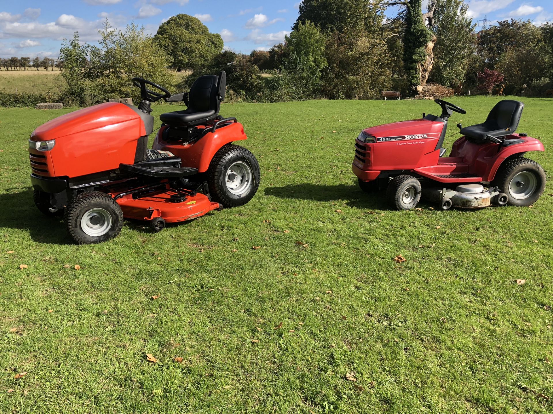 SIMPLICITY LEGACY XL 27HP 3-CYL HYDROSTATIC DIESEL TRACTOR 2WD, 60" CUT, DIFF LOCK *PLUS VAT* - Image 2 of 8