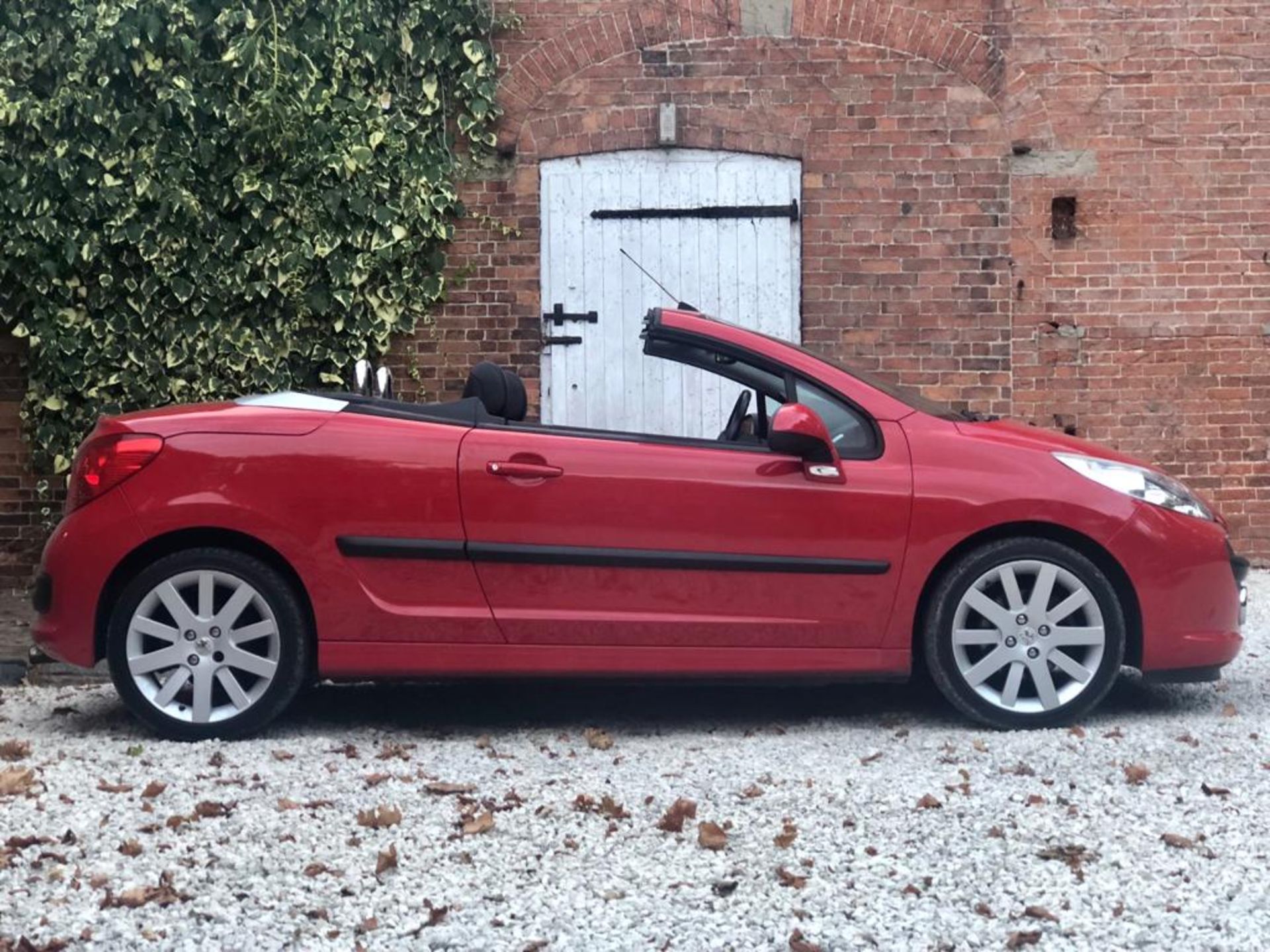 2007/07 REG PEUGEOT 207 GT TURBO CC RED PETROL CONVERTIBLE *NO VAT* - Image 7 of 11