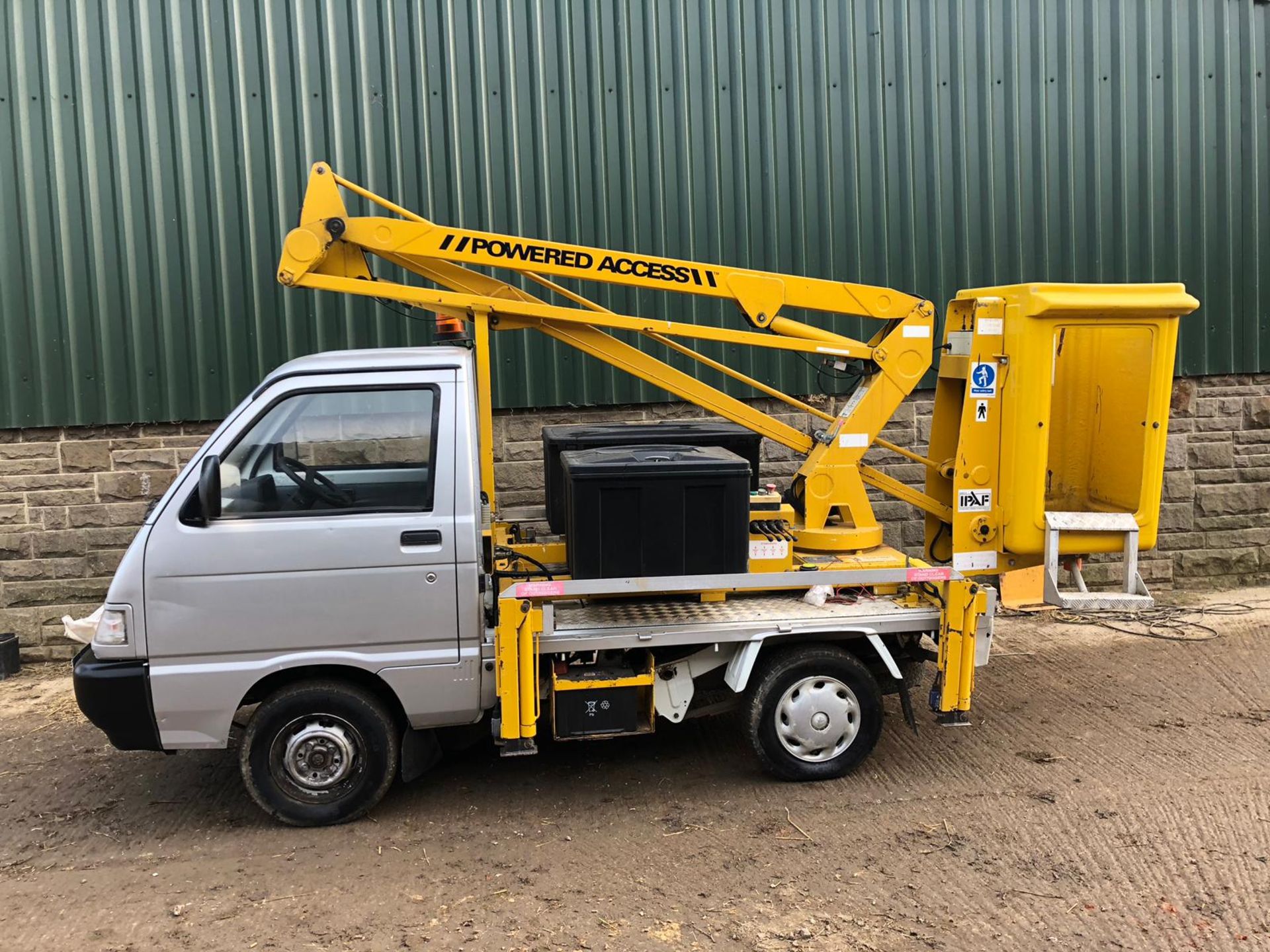 2005/55 REG PIAGGIO PORTER DIESEL WHITE CHERRY PICKER, SHOWING 1 FORMER KEEPER *PLUS VAT* - Image 3 of 15