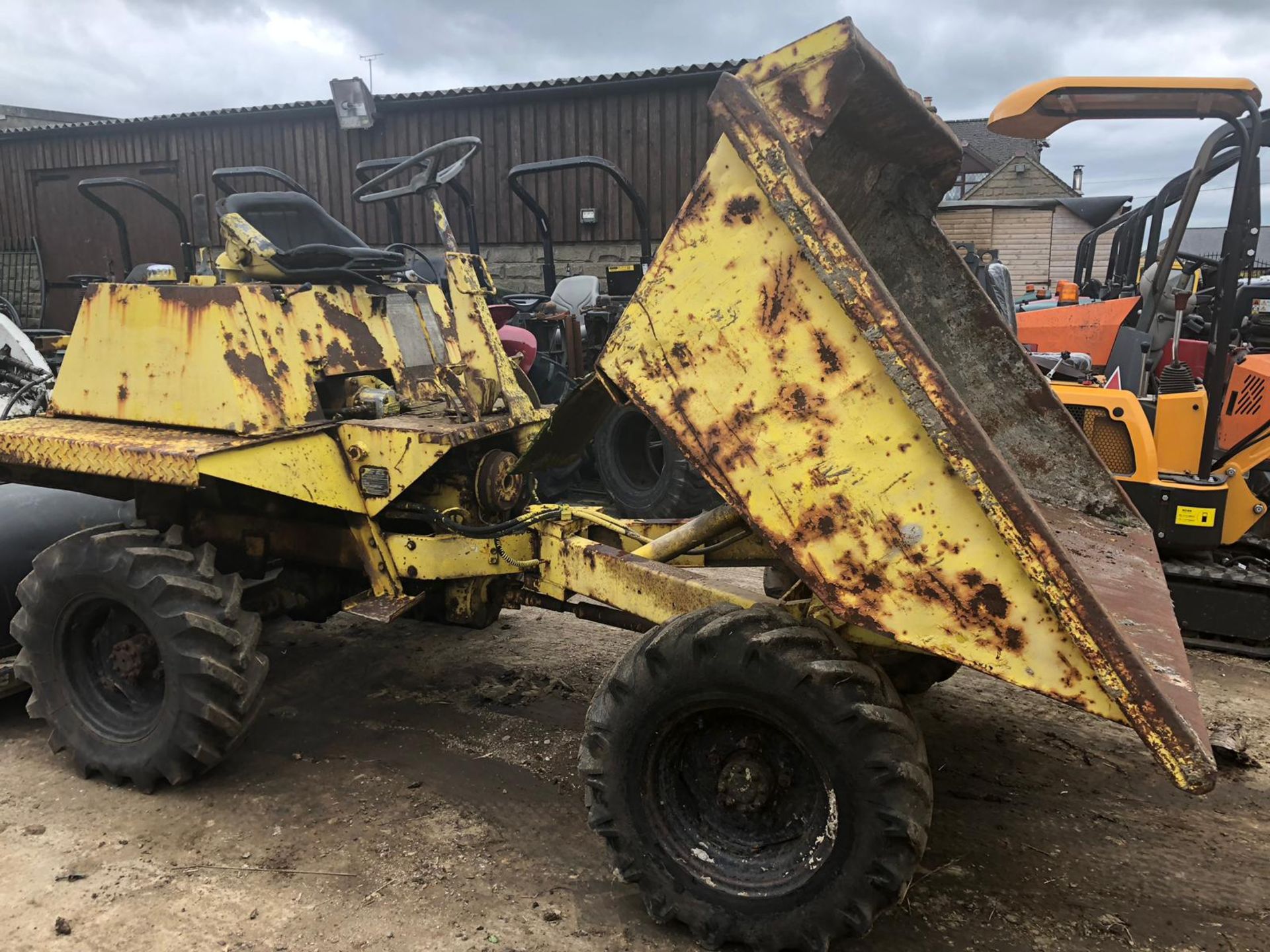 1966 BENFORD TT2000P ELSTA 2 TONNE DUMPER, STARTS, RUNS AND TIPS *PLUS VAT* - Image 12 of 25