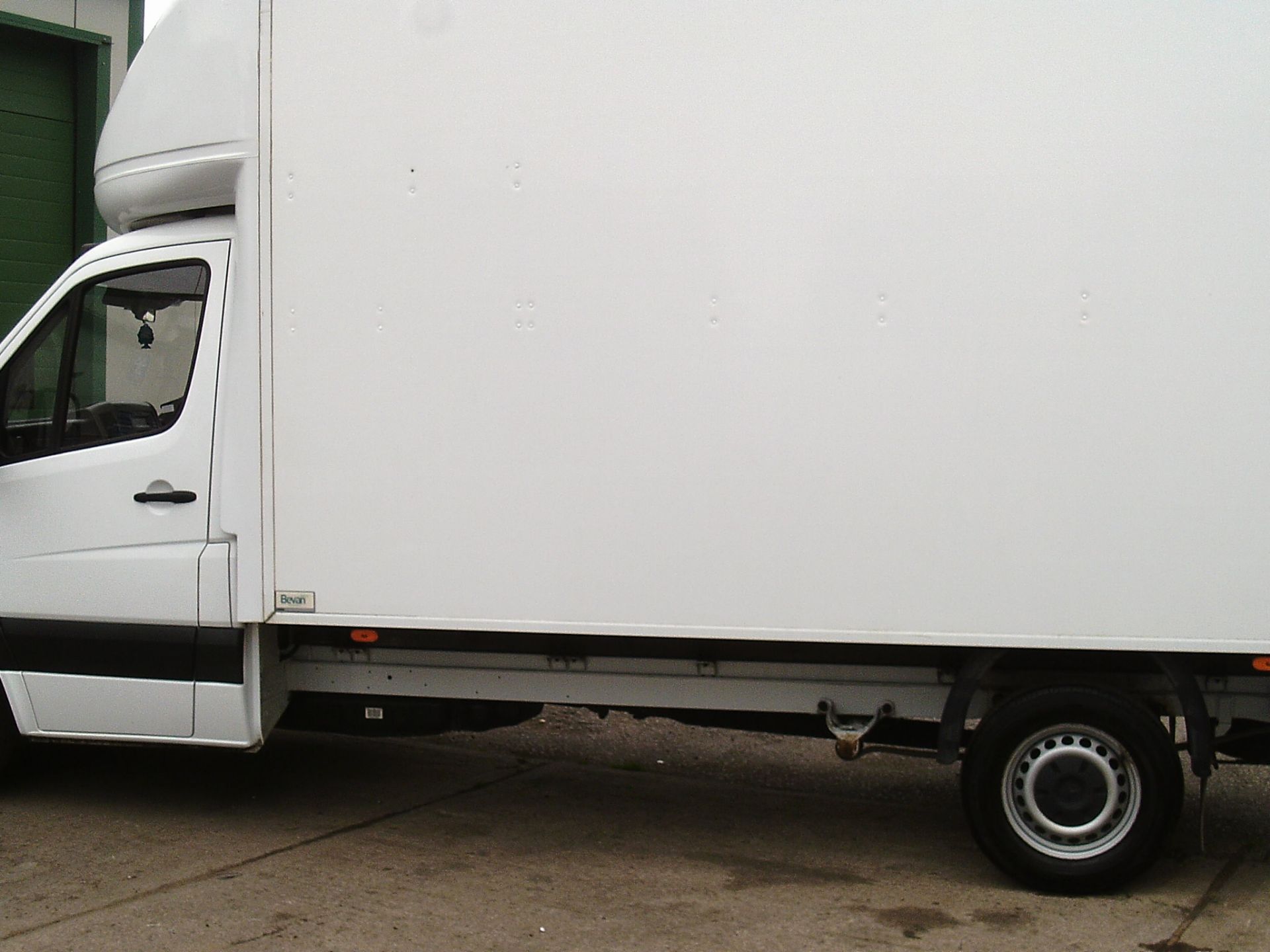 2015/65 REG MERCEDES-BENZ SPRINTER 313 CDI DIESEL LUTON VAN - TAIL LIFT, SHOWING 0 FORMER KEEPERS - Image 4 of 18