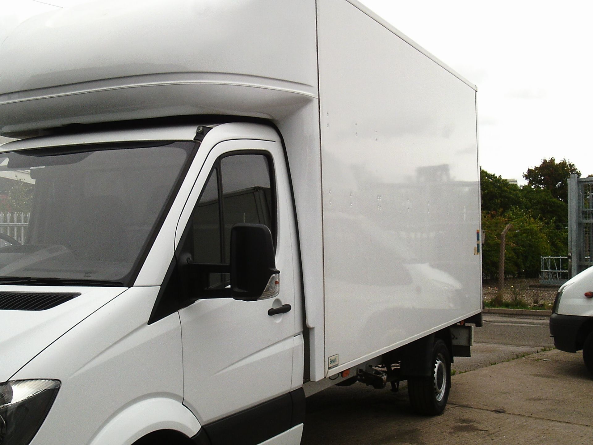 2015/65 REG MERCEDES-BENZ SPRINTER 313 CDI DIESEL LUTON VAN - TAIL LIFT, SHOWING 0 FORMER KEEPERS - Image 3 of 18