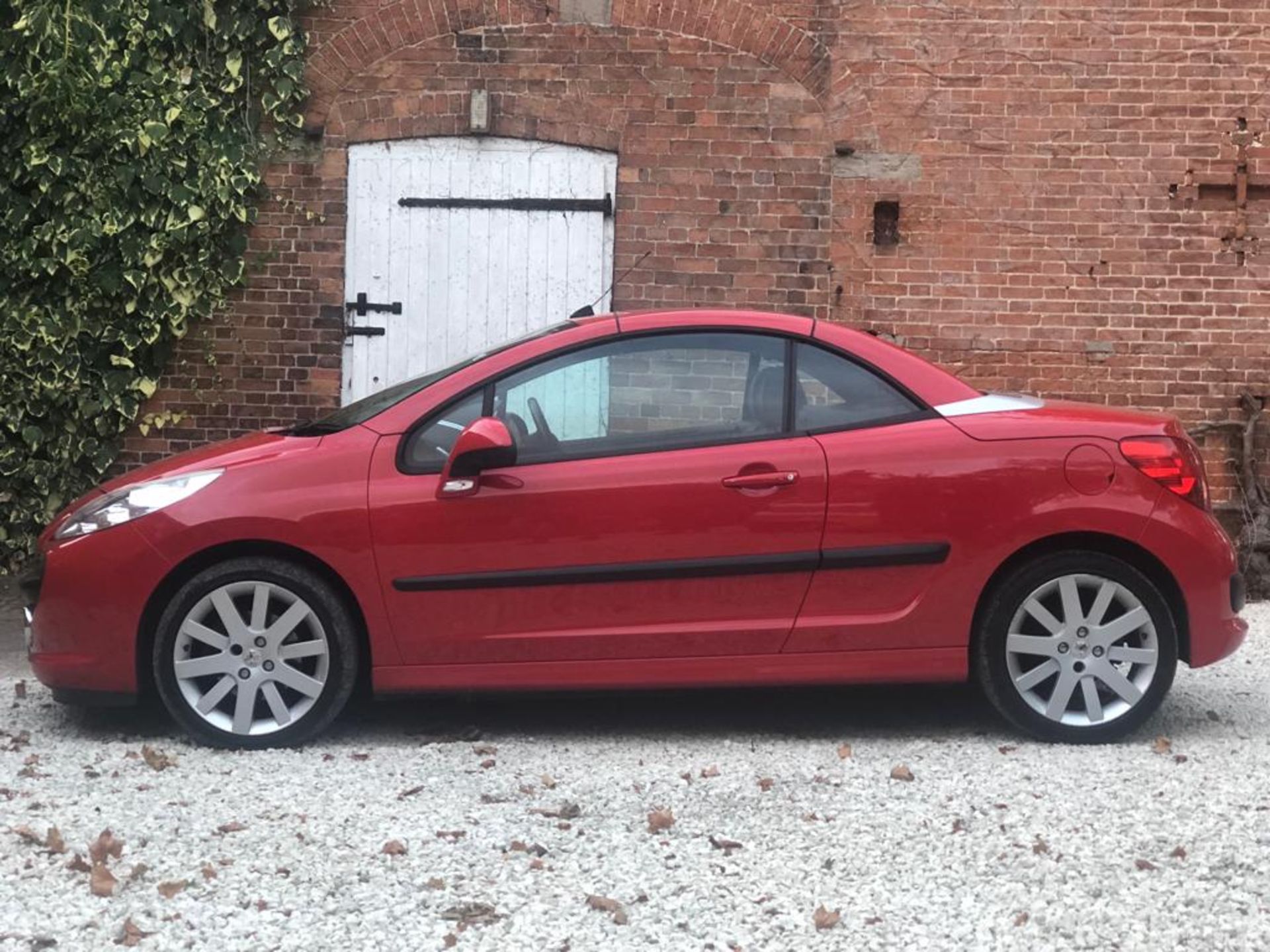 2007/07 REG PEUGEOT 207 GT TURBO CC RED PETROL CONVERTIBLE *NO VAT* - Image 5 of 11