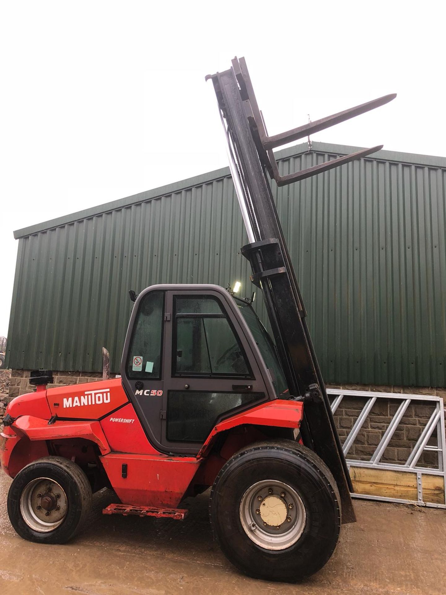 2004 MANITOU MC 50 POWER SHIFT ROUGH TERRAIN FORKLIFT *PLUS VAT* - Image 2 of 15