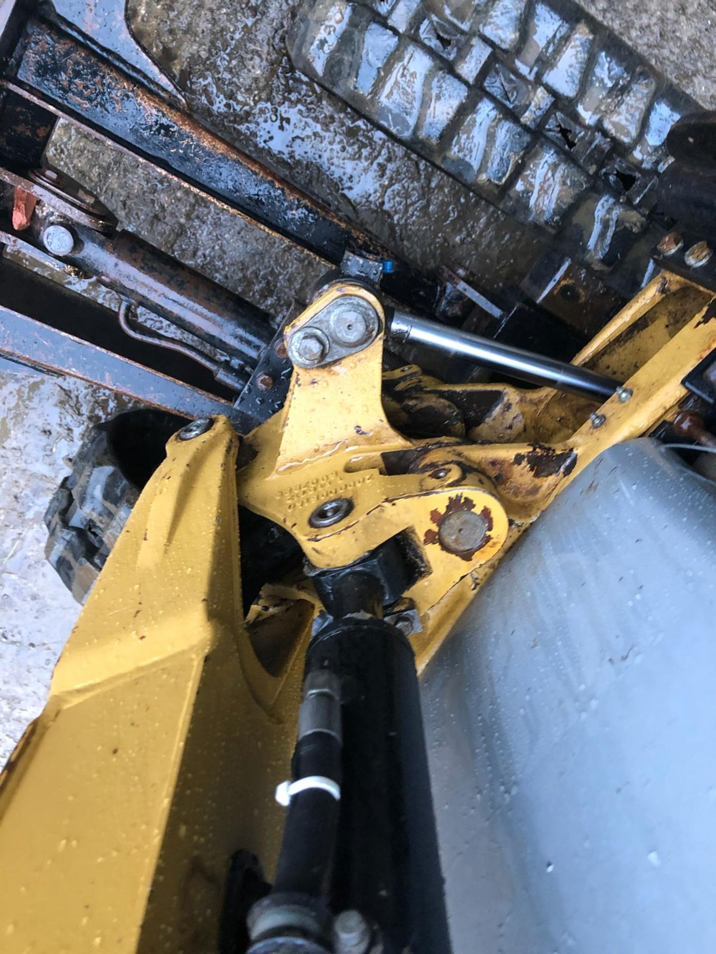 2012 CATERPILLAR 300.9D TRACKED HYDRAULIC EXCAVATOR 0.95 TONNE *PLUS VAT* - Image 12 of 16