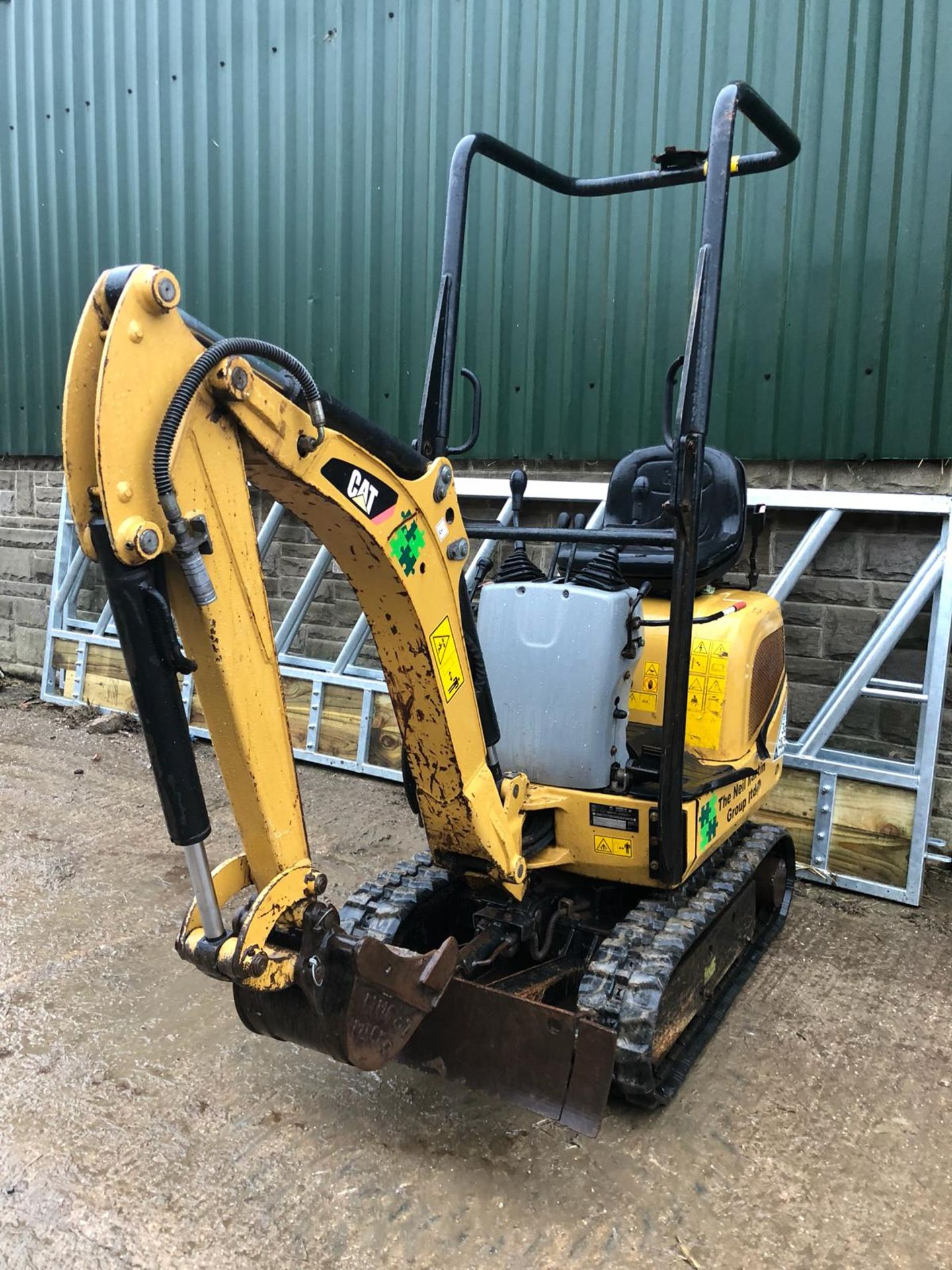 2012 CATERPILLAR 300.9D TRACKED HYDRAULIC EXCAVATOR 0.95 TONNE *PLUS VAT* - Image 3 of 16