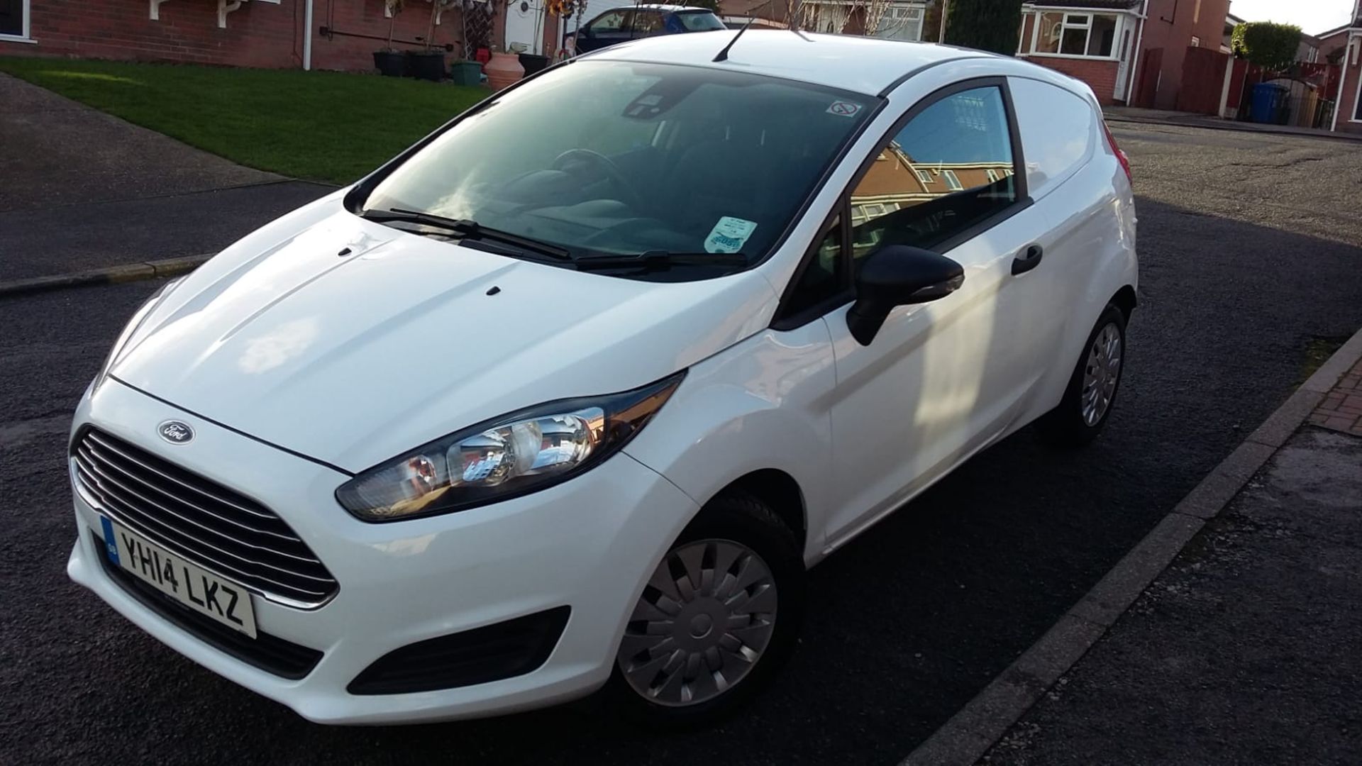 2014/14 REG FORD FIESTA ECONETIC TECH TDCI DIESEL CAR DERIVED VAN, SHOWING 0 FORMER KEEPERS *NO VAT* - Image 2 of 12