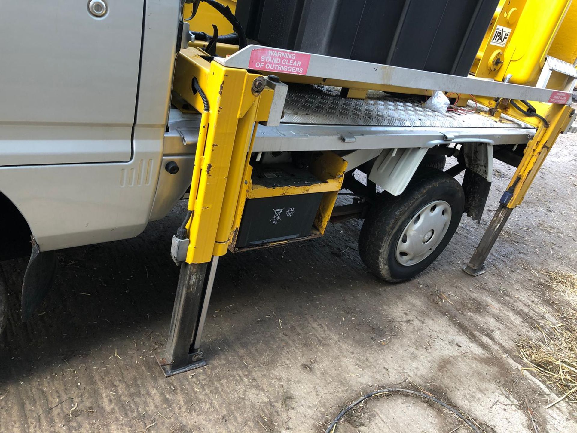 2005/55 REG PIAGGIO PORTER DIESEL WHITE CHERRY PICKER, SHOWING 1 FORMER KEEPER *PLUS VAT* - Image 6 of 15