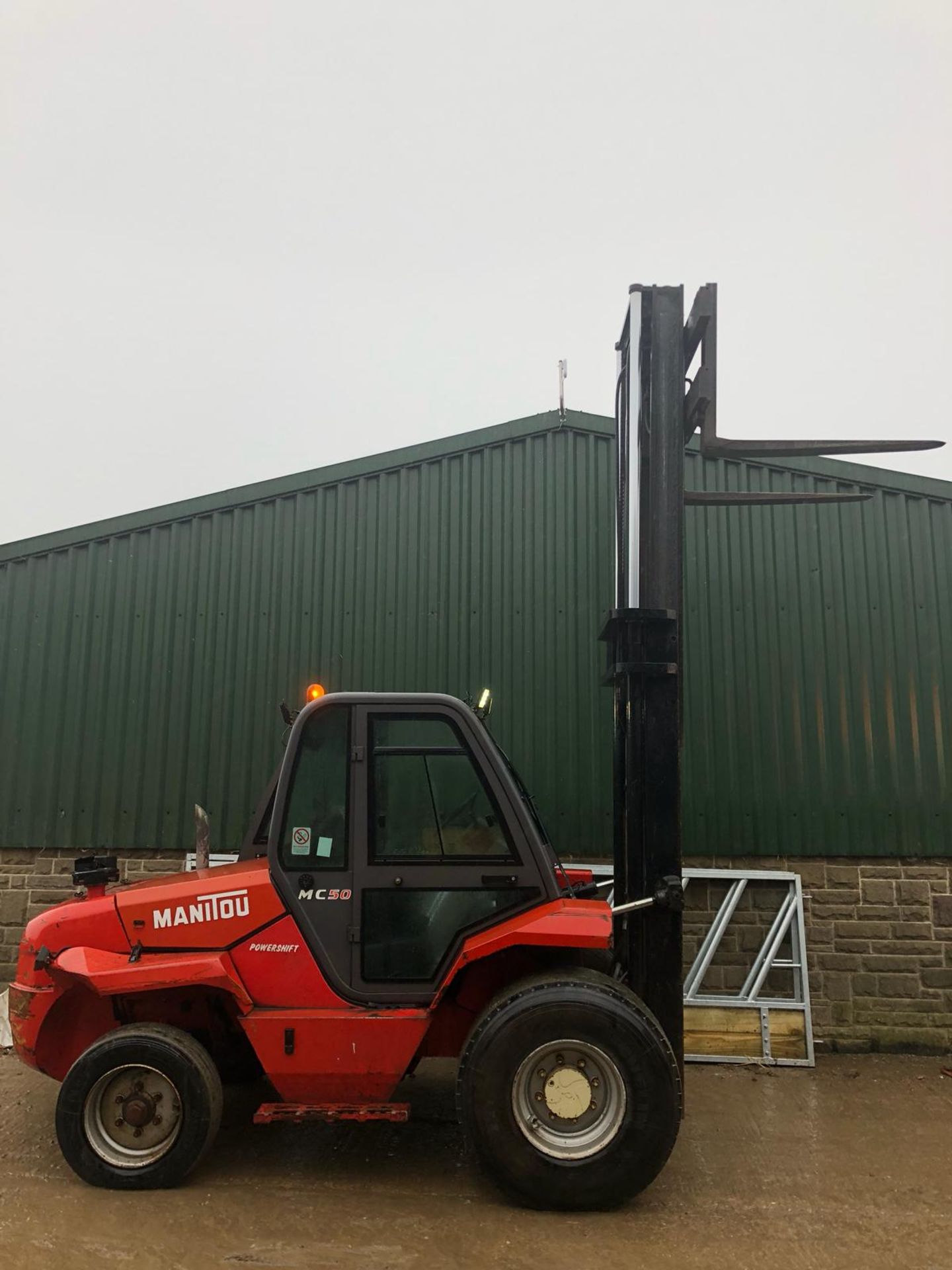 2004 MANITOU MC 50 POWER SHIFT ROUGH TERRAIN FORKLIFT *PLUS VAT* - Image 4 of 15