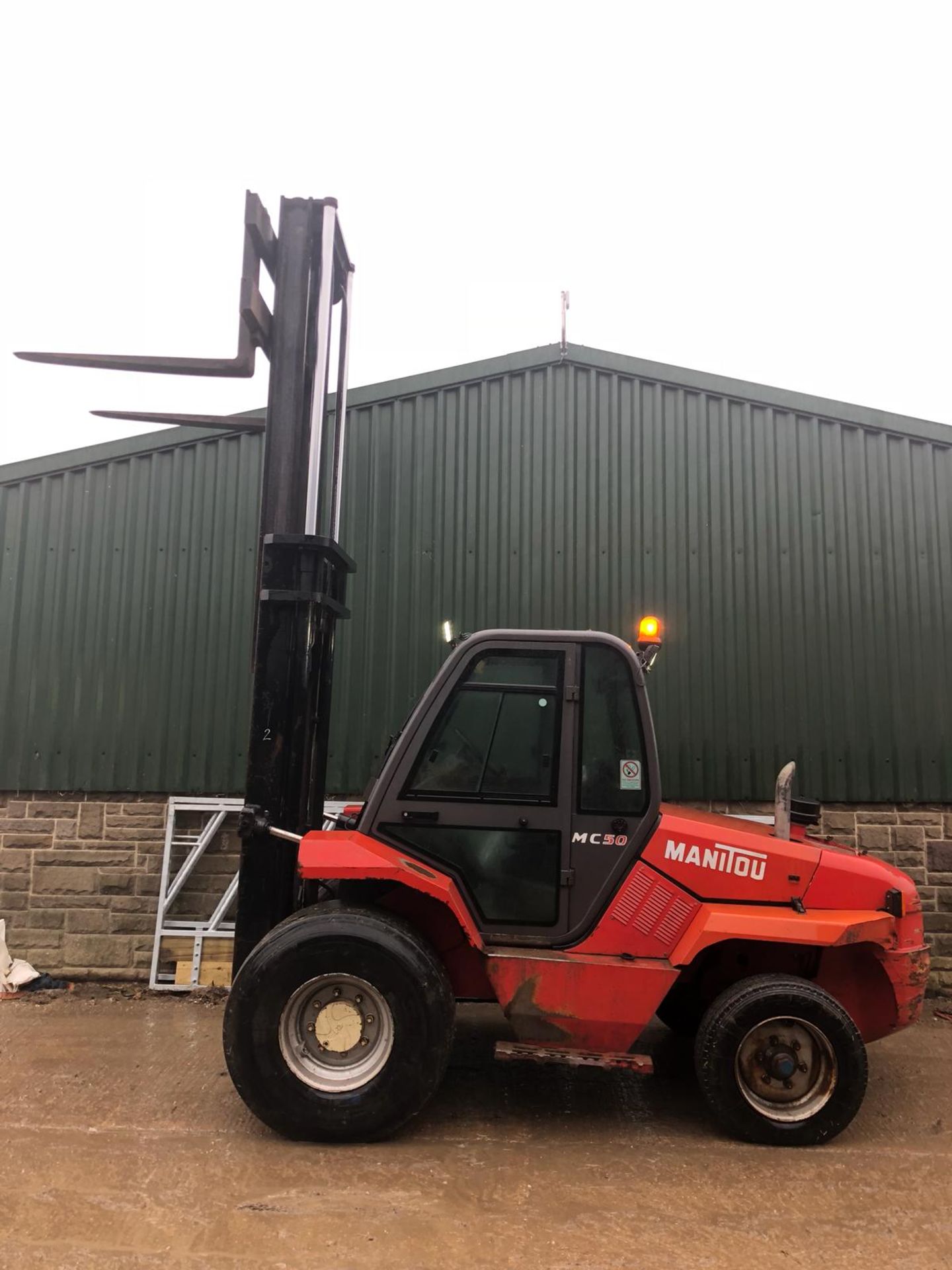 2004 MANITOU MC 50 POWER SHIFT ROUGH TERRAIN FORKLIFT *PLUS VAT* - Image 7 of 15