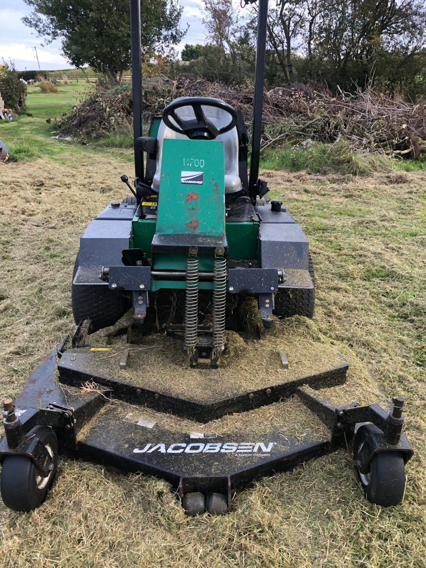 2005/05 REG RANSOMES FRONTLINE 728D 4 WHEEL DRIVE RIDE ON DIESEL LAWN MOWER *PLUS VAT* - Image 4 of 8