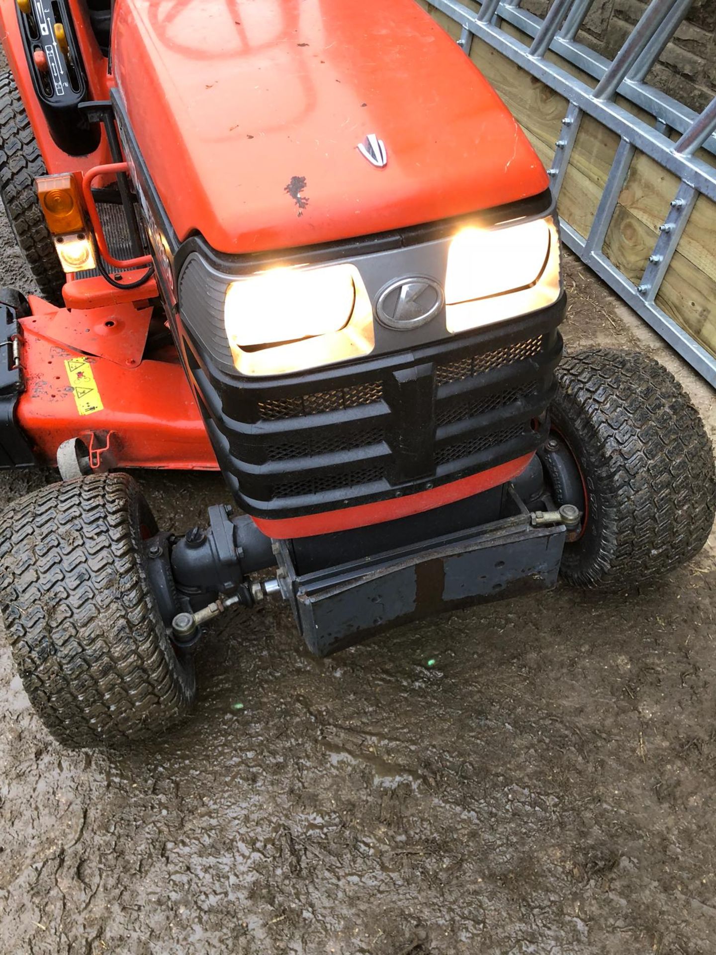 KUBOTA BX2200 4WD RIDE ON DIESEL LAWN MOWER WITH POWER STEERING *PLUS VAT* - Image 8 of 15