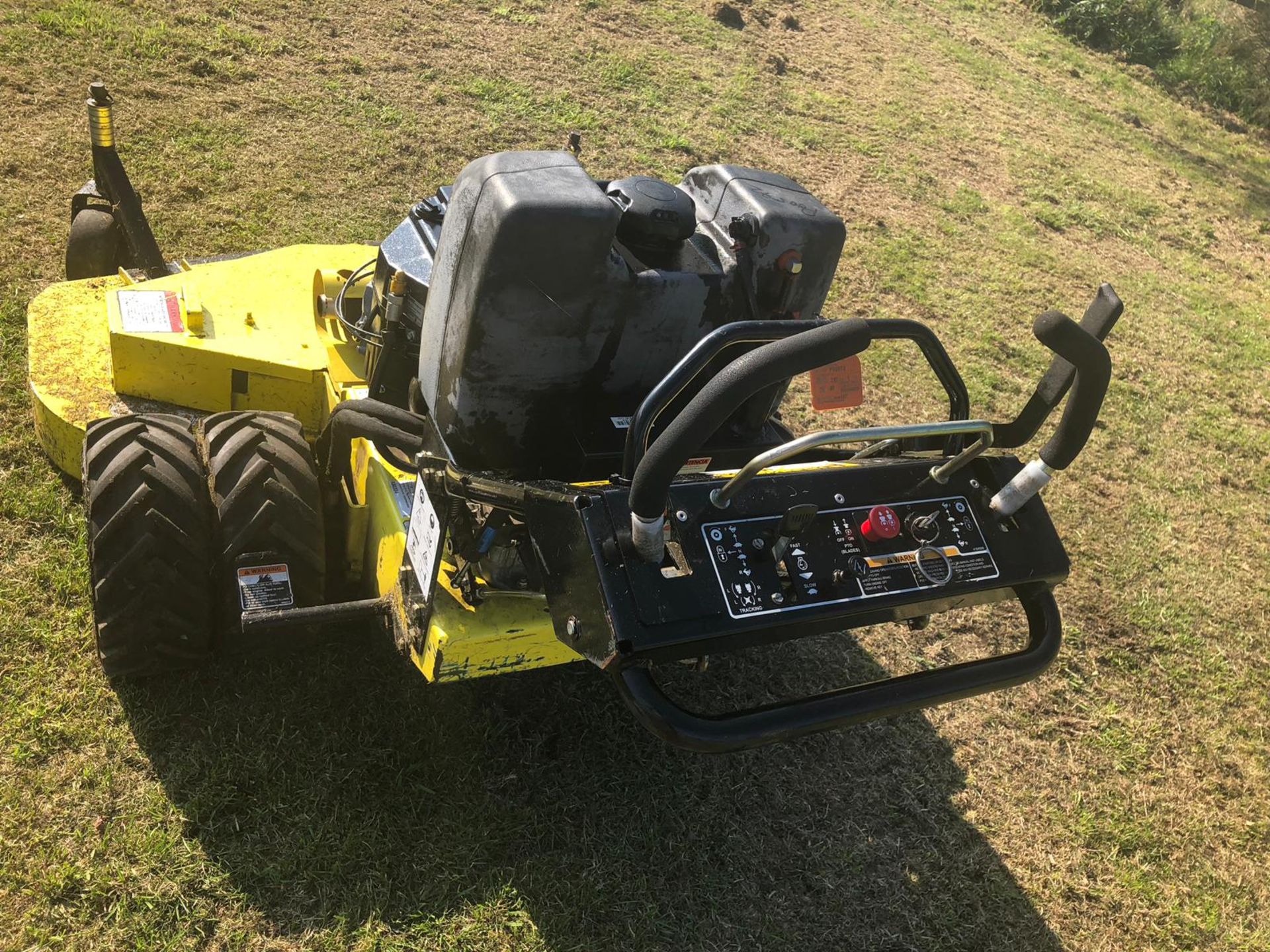 GREAT DANE HEAVY DUTY 4 WHEELED WALK BEHIND PUSH COMMERCIAL MOWER, 52" CUTTING WIDTH *PLUS VAT* - Image 11 of 17