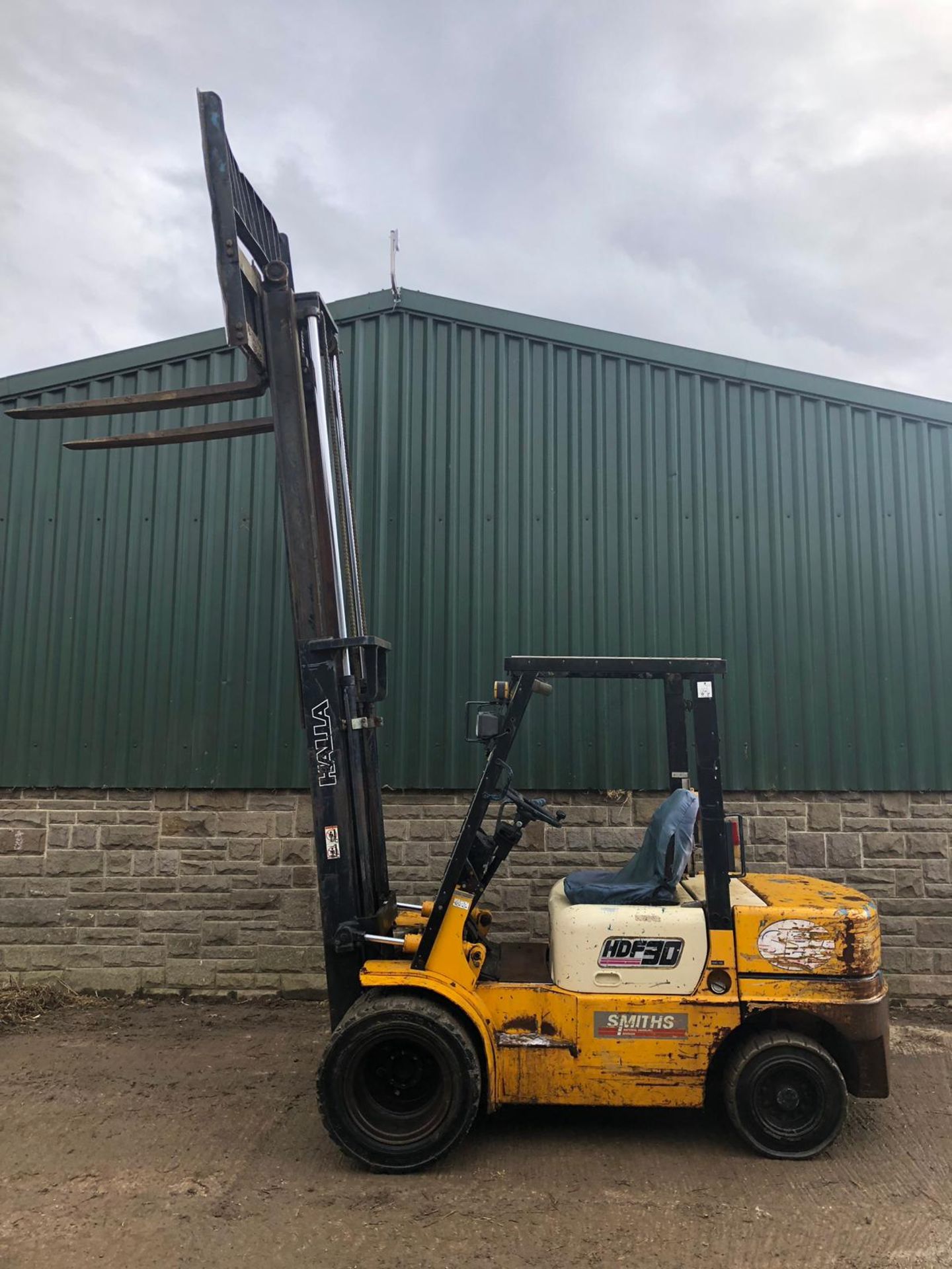 HALLA HDF-30 3 TONNE FORKLIFT CONTAINER SPEC *PLUS VAT*