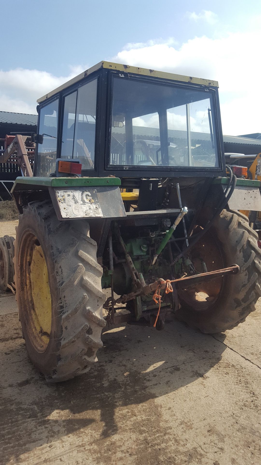 1981 JOHN DEERE 2040 DIESEL LOADING TRACTOR *PLUS VAT* - Image 3 of 9