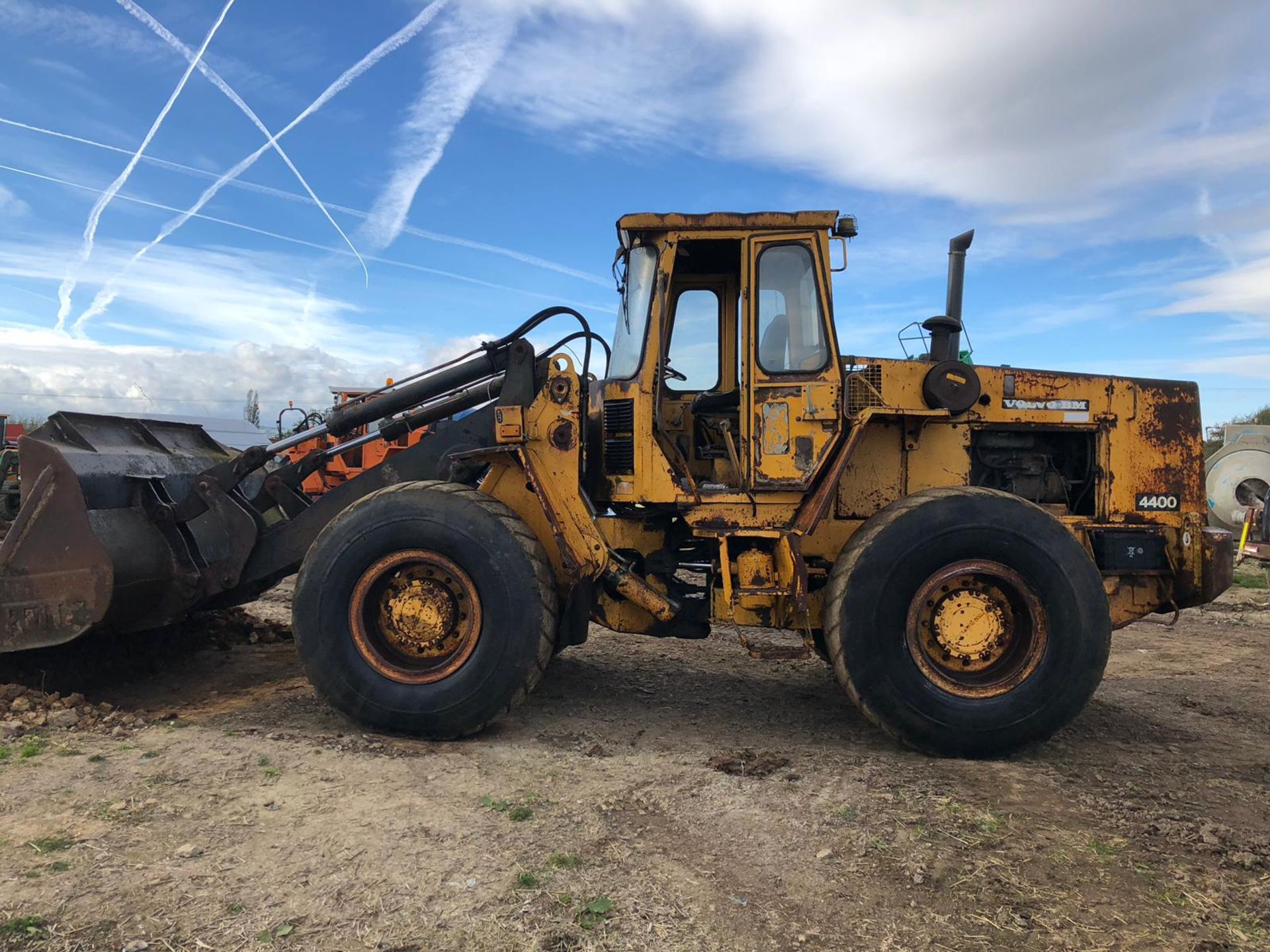 VOLVO BM4400 LOADING SHOVEL WHEEL LOADER *PLUS VAT* - Image 9 of 16